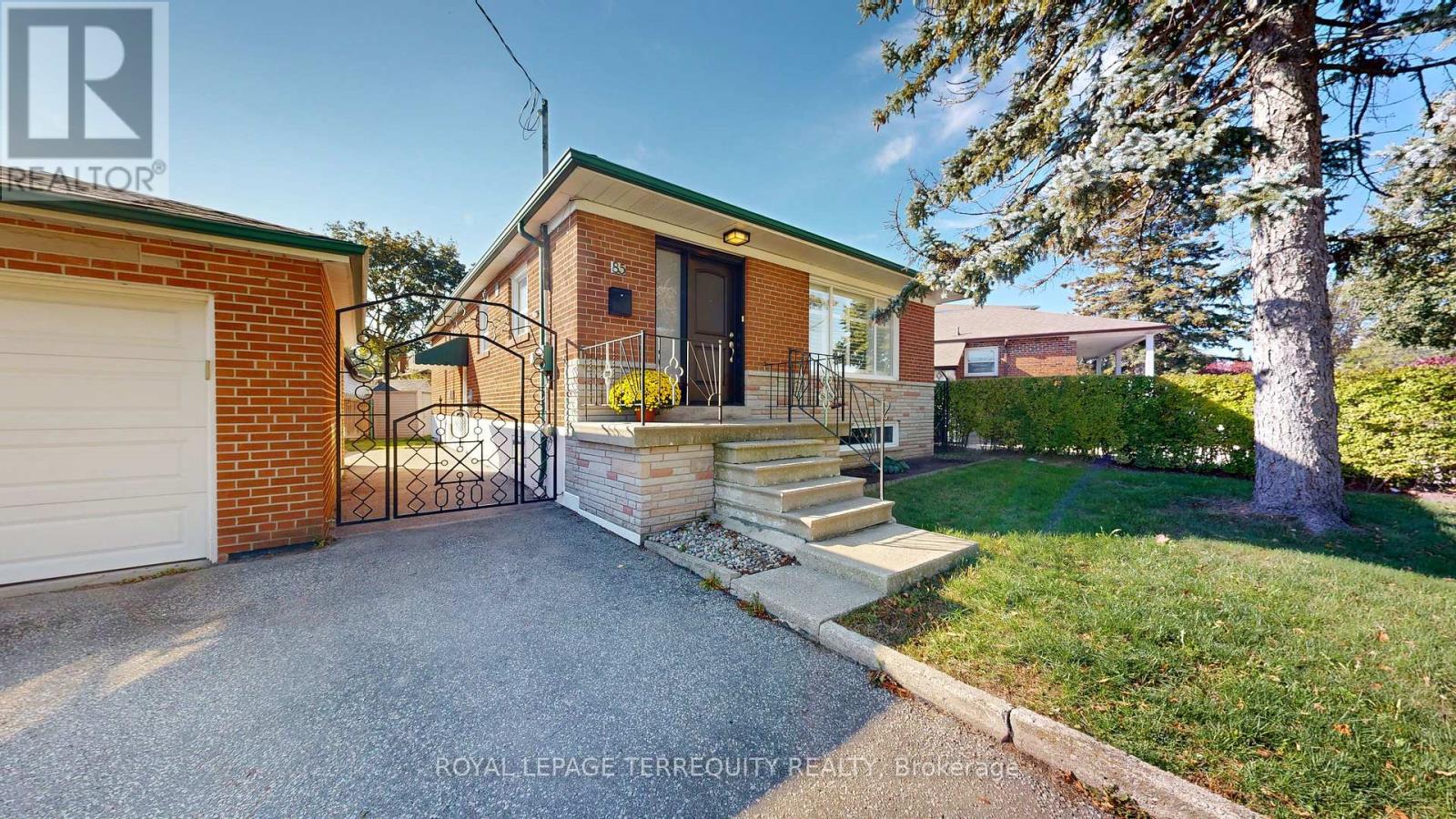 85 Romulus Drive, Toronto, Ontario  M1K 4C1 - Photo 2 - E12463976