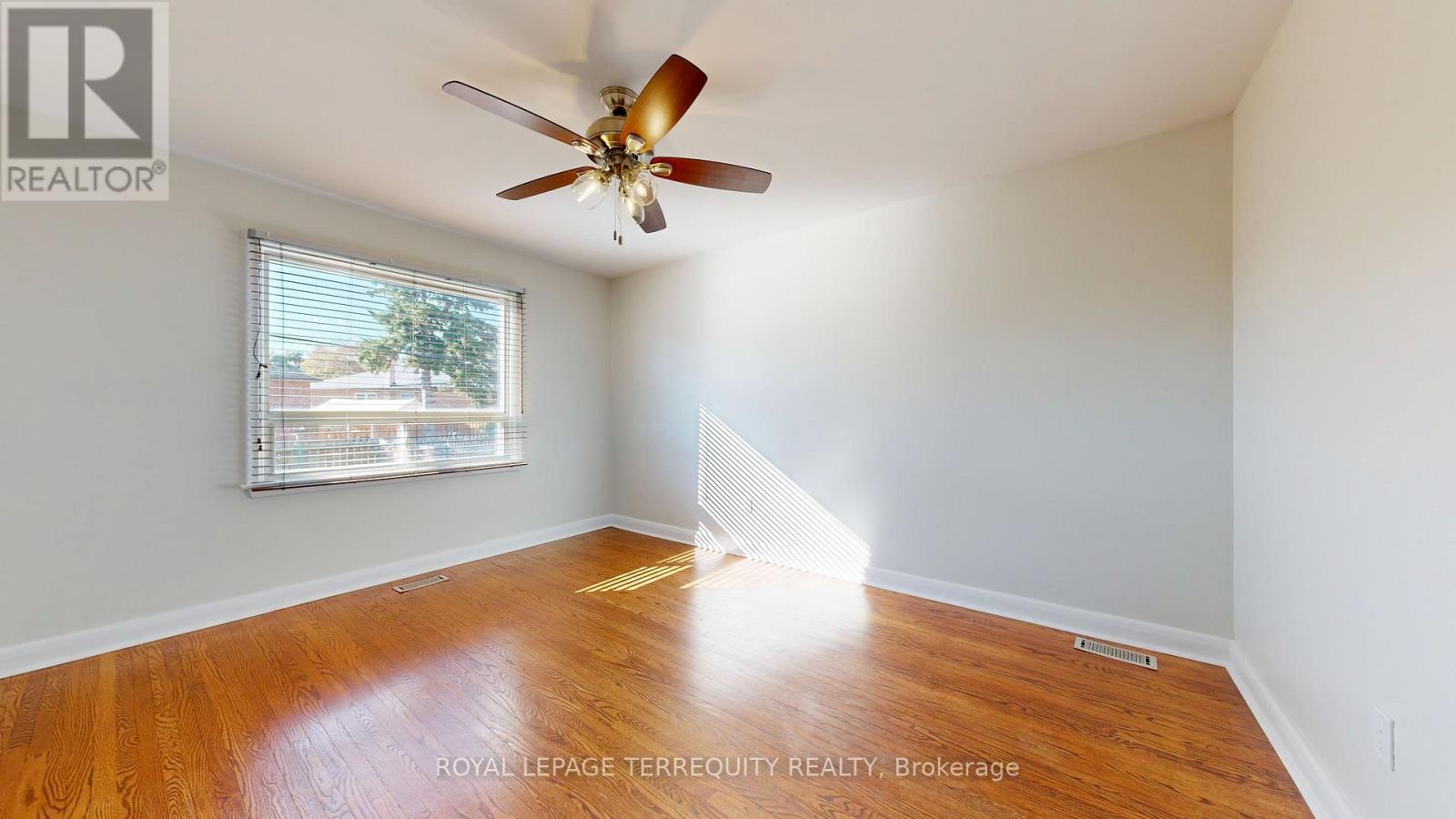 85 Romulus Drive, Toronto, Ontario  M1K 4C1 - Photo 8 - E12463976
