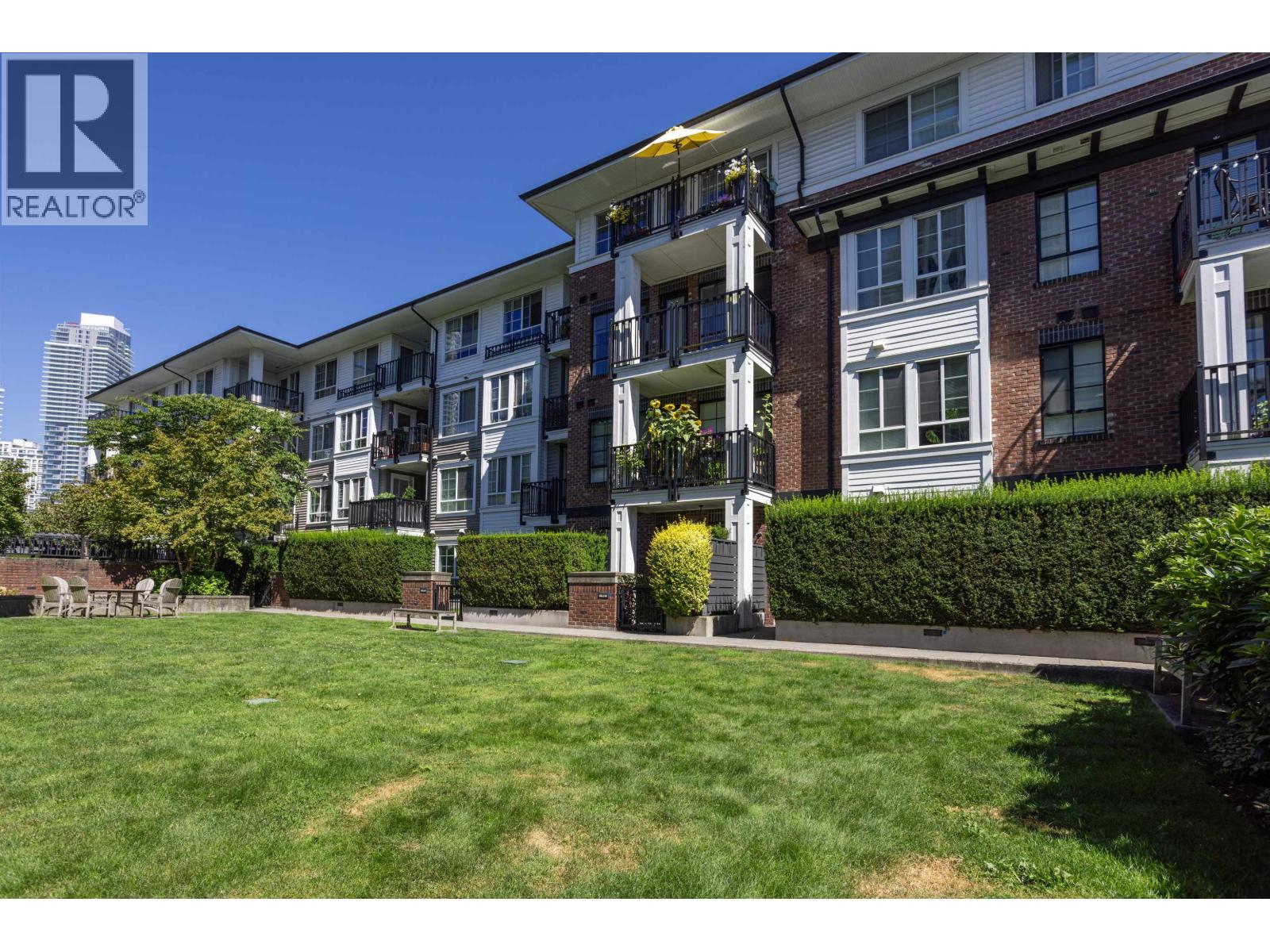 207 553 Foster Avenue, Coquitlam, British Columbia  V3J 0B5 - Photo 3 - R3058807
