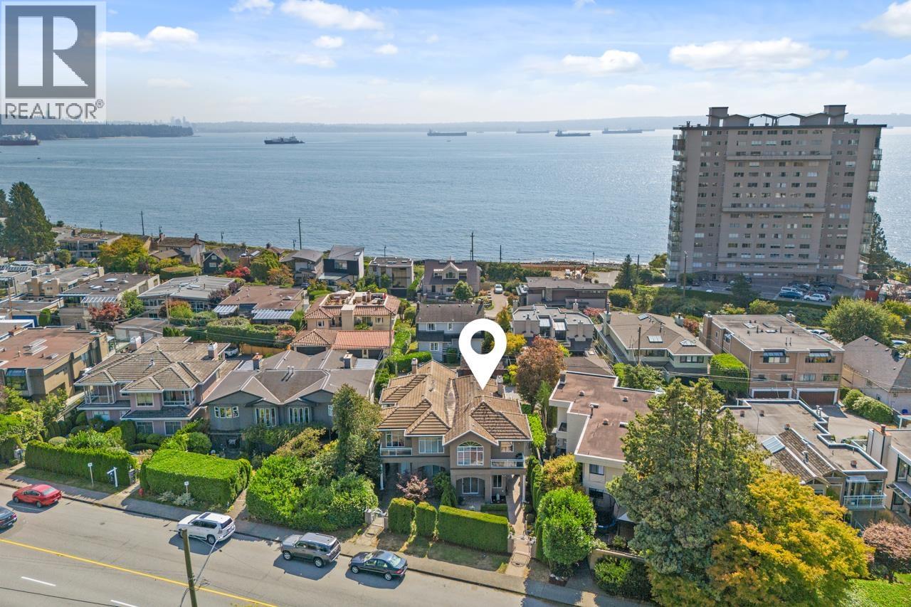 2362 Marine Drive, West Vancouver, British Columbia  V7V 1K8 - Photo 3 - R3058811