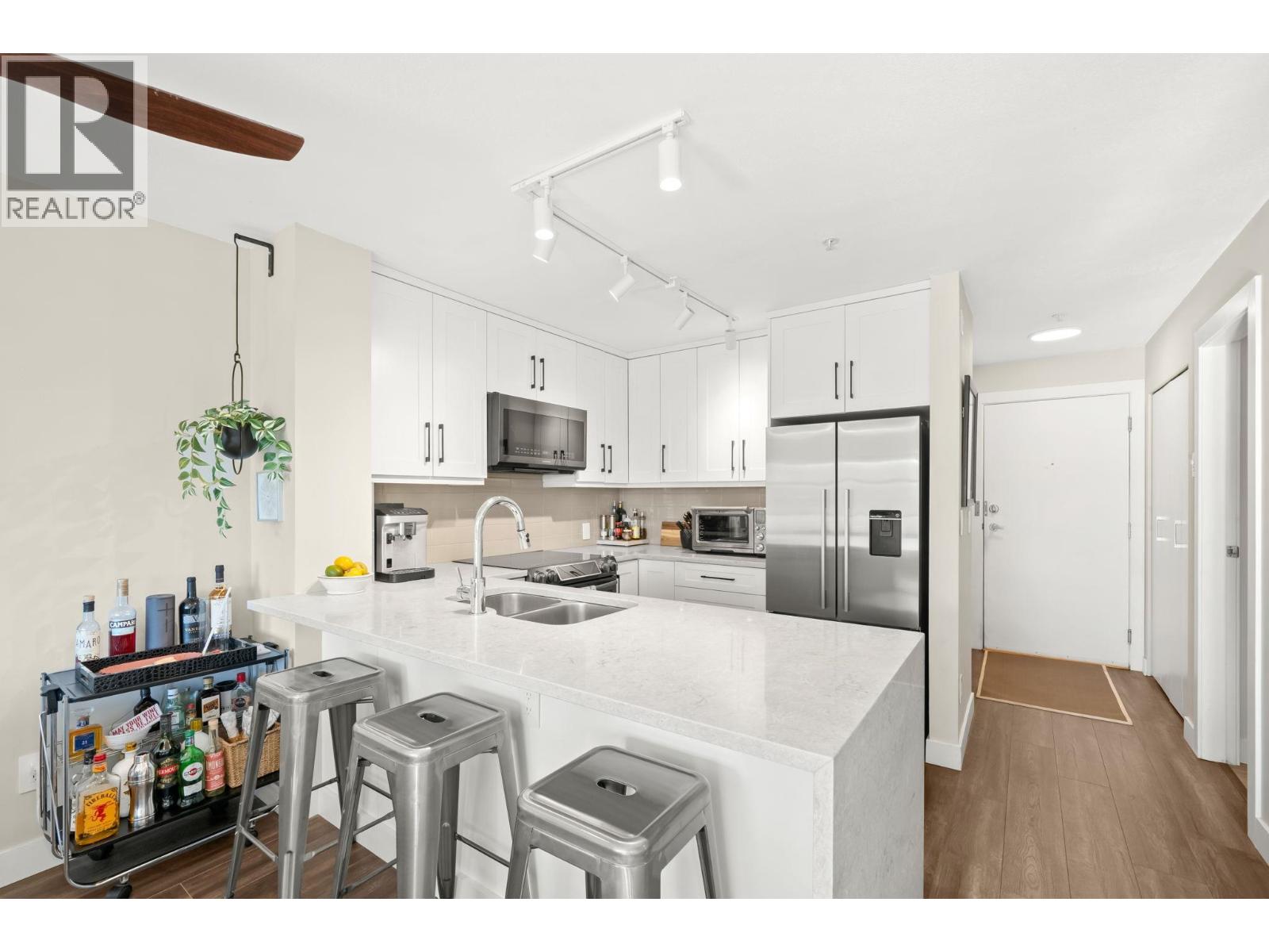 410 124 W 3rd Street, North Vancouver, British Columbia  V7M 1E8 - Photo 6 - R3058817