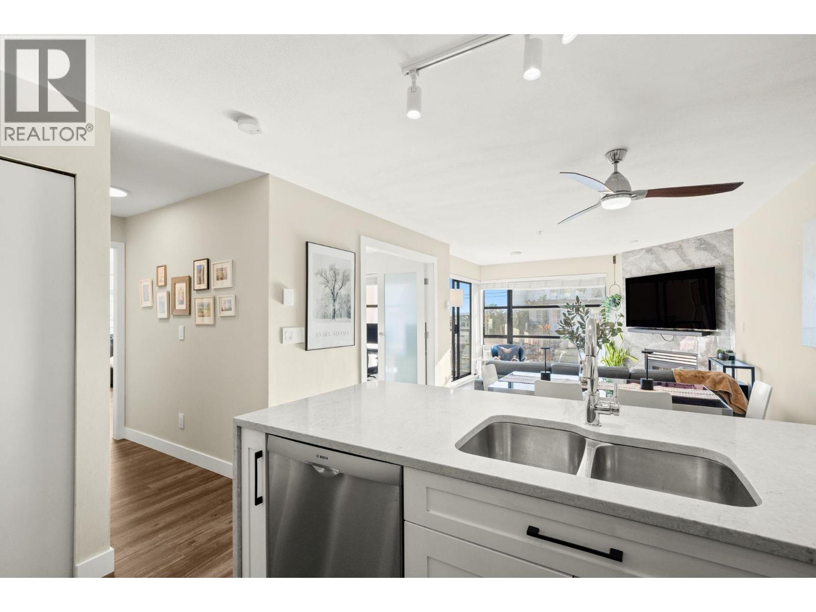 410 124 W 3rd Street, North Vancouver, British Columbia  V7M 1E8 - Photo 9 - R3058817