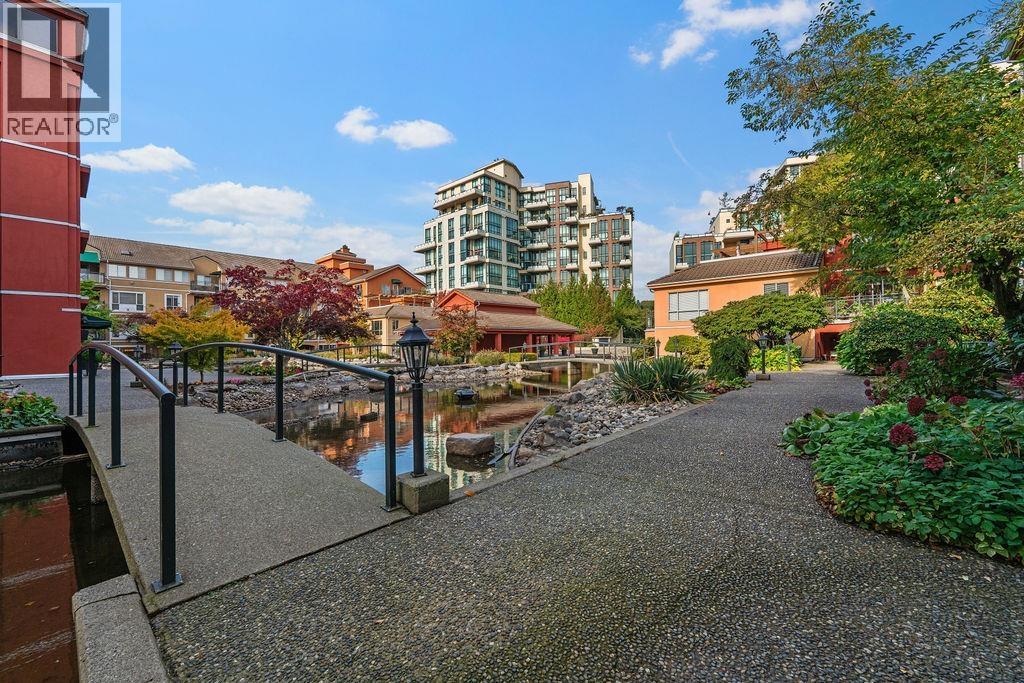 111 6 Renaissance Square, New Westminster, British Columbia  V3M 6N8 - Photo 31 - R3058818
