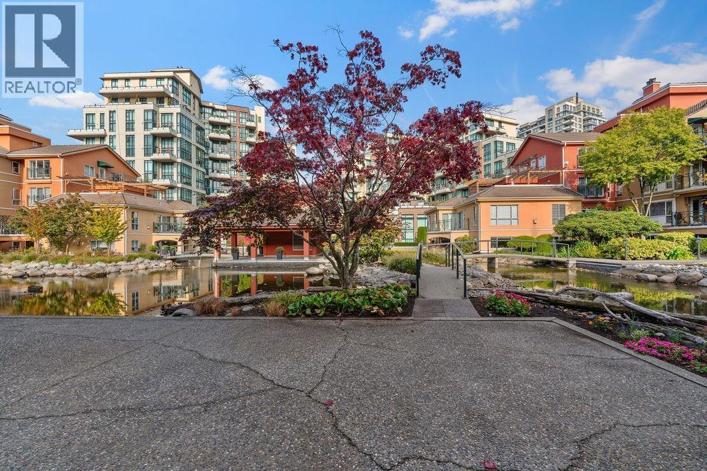 111 6 Renaissance Square, New Westminster, British Columbia  V3M 6N8 - Photo 32 - R3058818