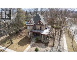 18 CLARK STREET East, Leamington, Ontario