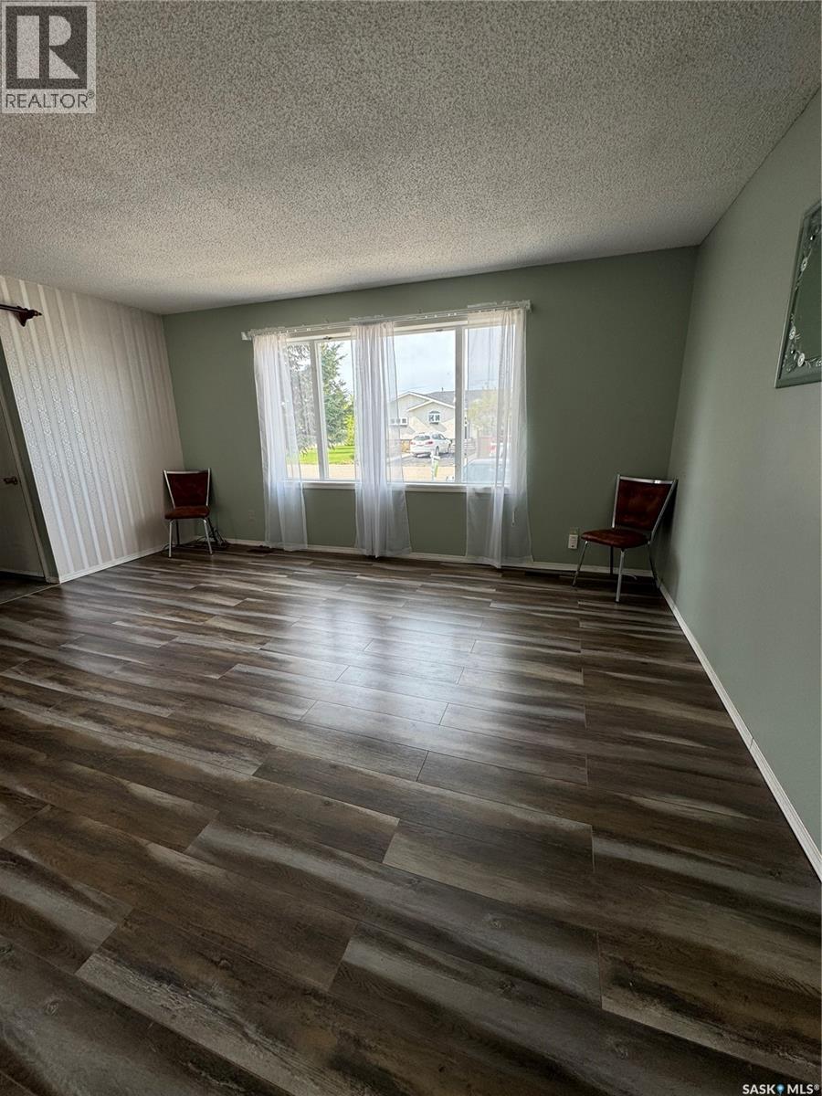 715 6th Avenue, Hudson Bay, Saskatchewan  S0E 0Y0 - Photo 8 - SK006395