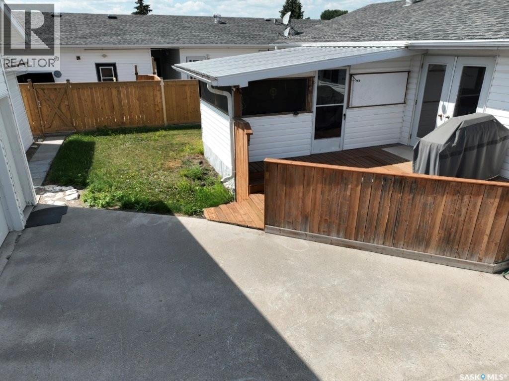 715 6th Avenue, Hudson Bay, Saskatchewan  S0E 0Y0 - Photo 3 - SK006395