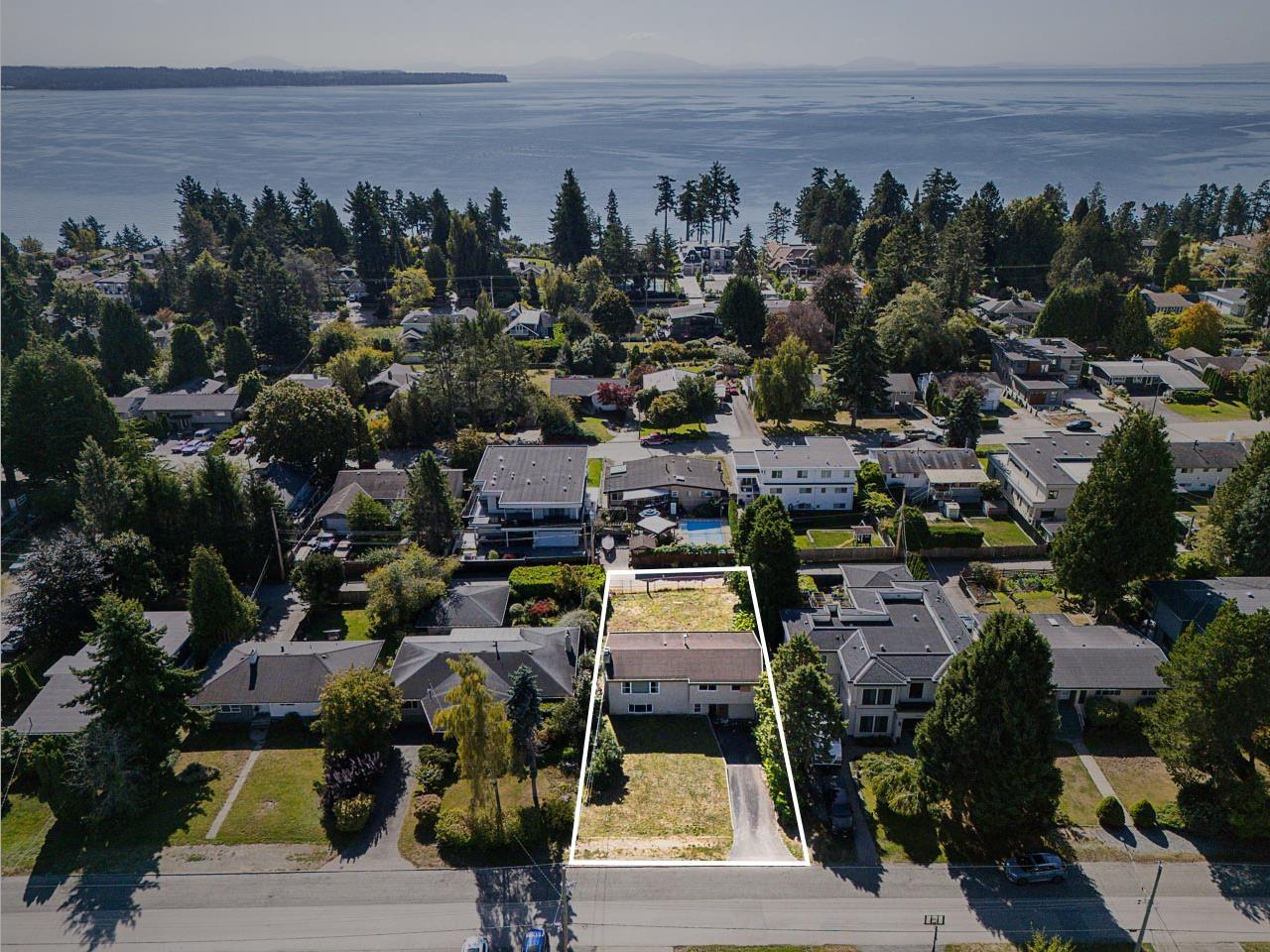 13850 Blackburn Avenue, White Rock, British Columbia  V4B 2Y8 - Photo 2 - R3058698