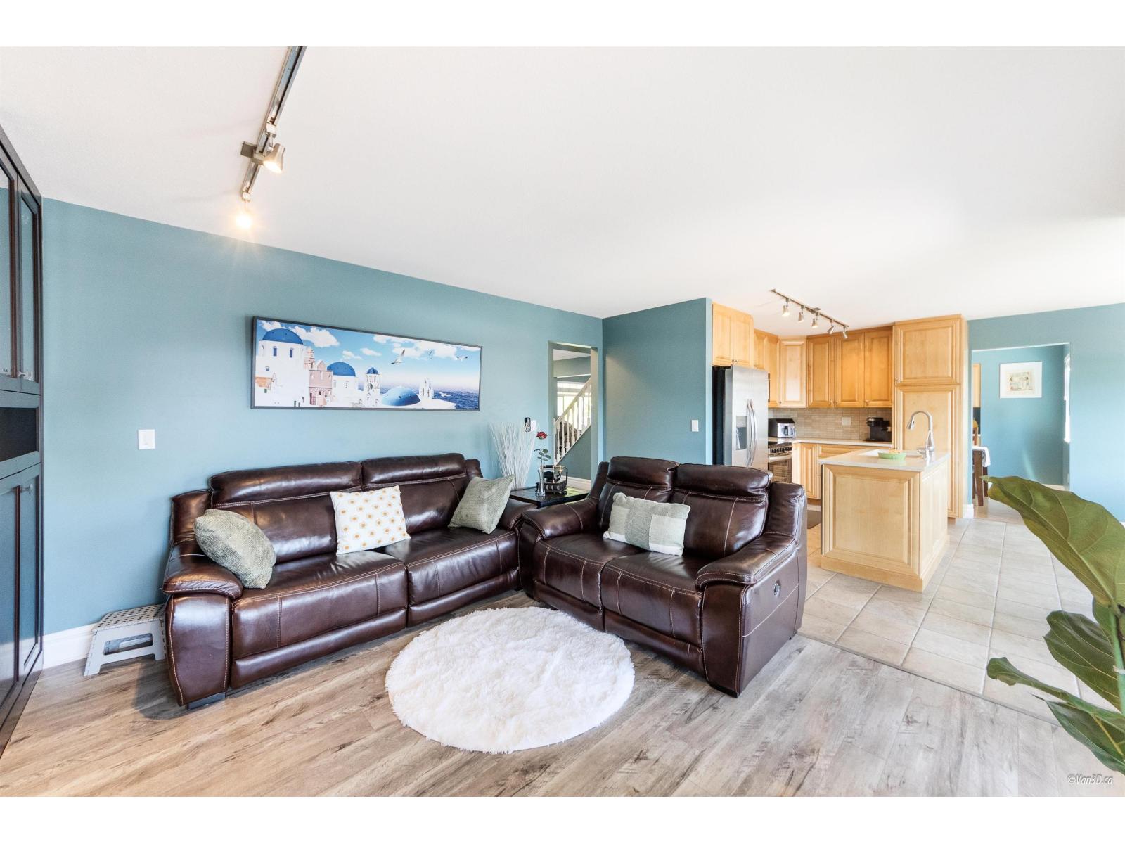 15552 Vista Drive, White Rock, British Columbia  V4B 5H8 - Photo 3 - R3058724