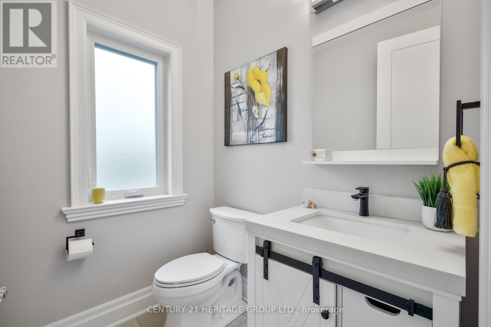 1894 Simcoe Boulevard, Innisfil, Ontario  L9S 4N4 - Photo 19 - N12463843