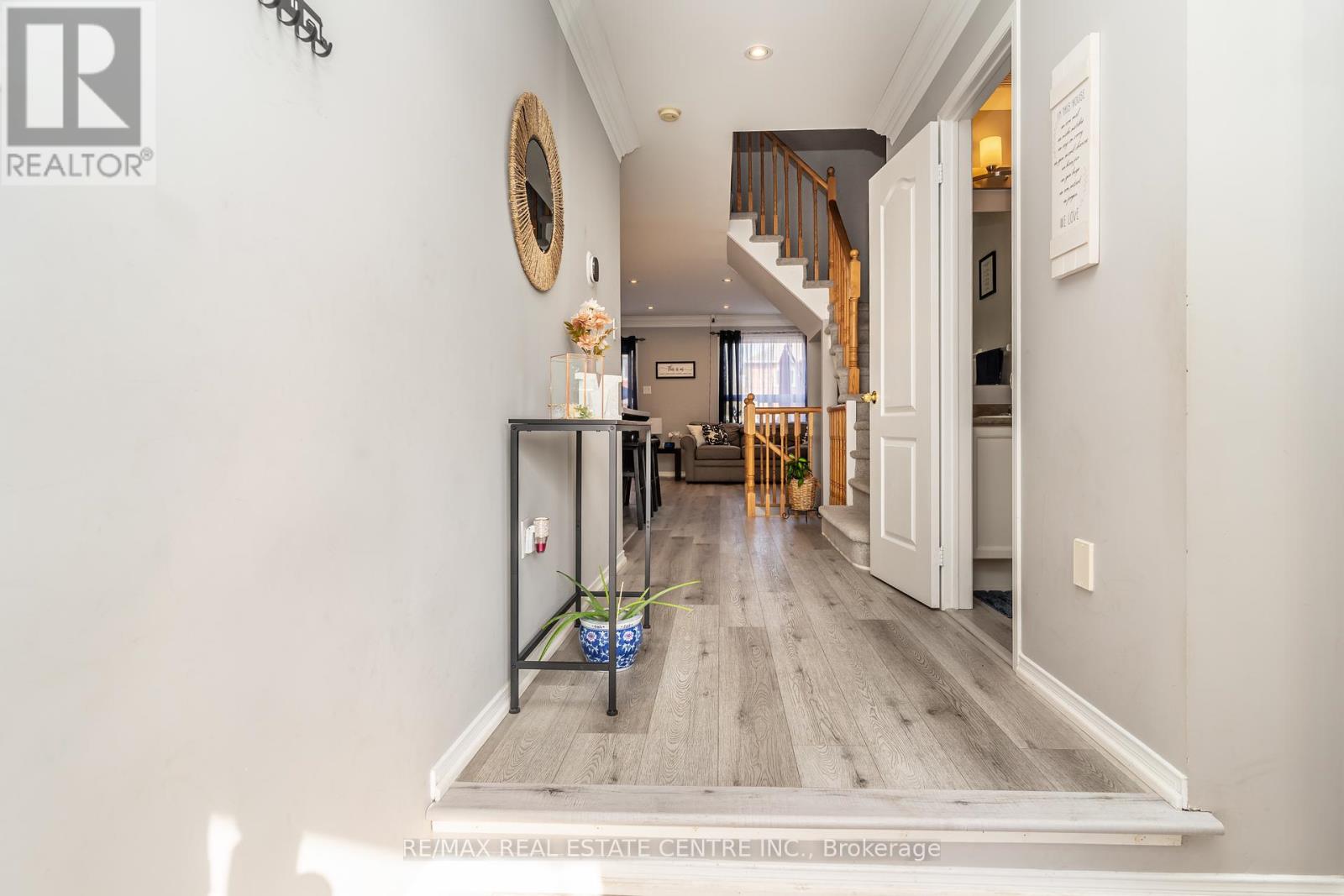 96 Henderson Crescent, New Tecumseth, Ontario  L9R 1Y5 - Photo 4 - N12463848