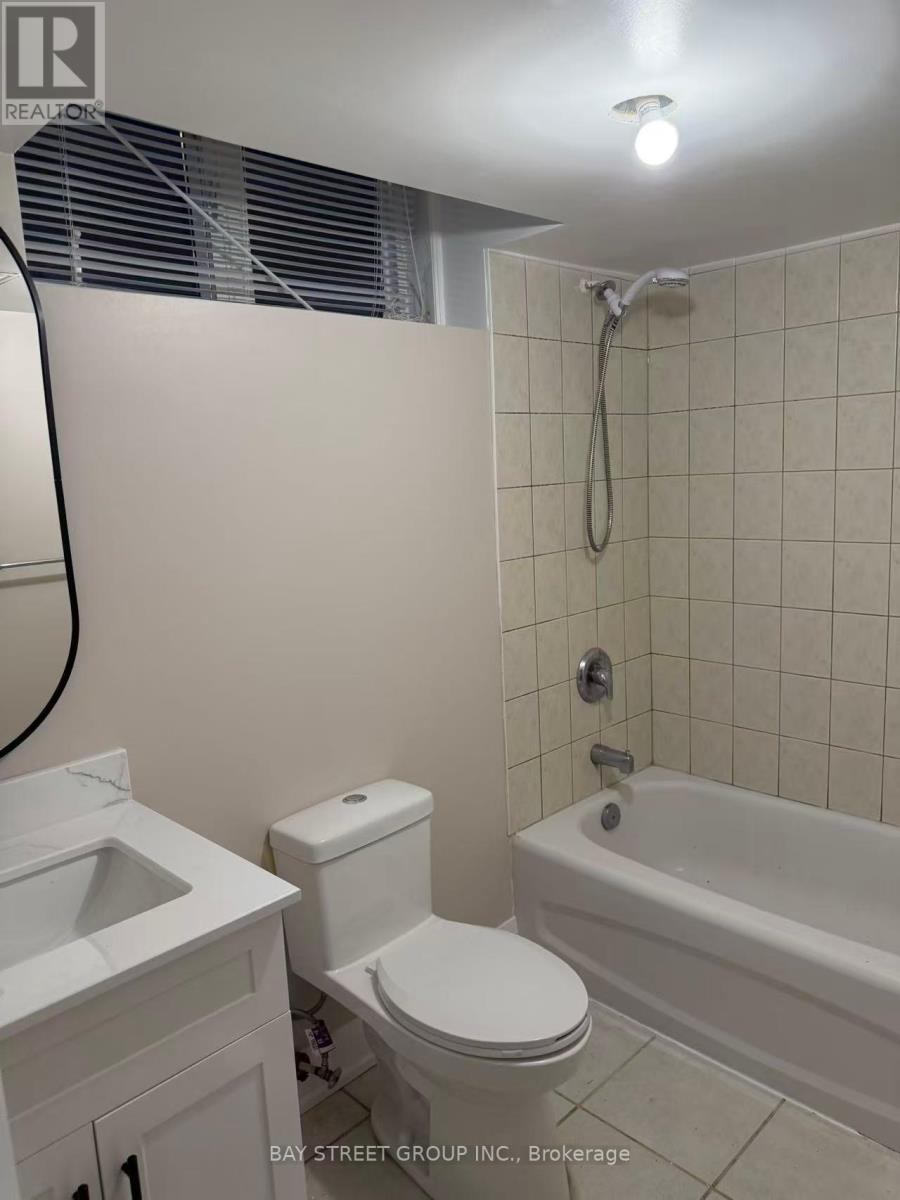 Bsmt 623 16th Avenue, Richmond Hill, Ontario  L4C 7A8 - Photo 11 - N12463869