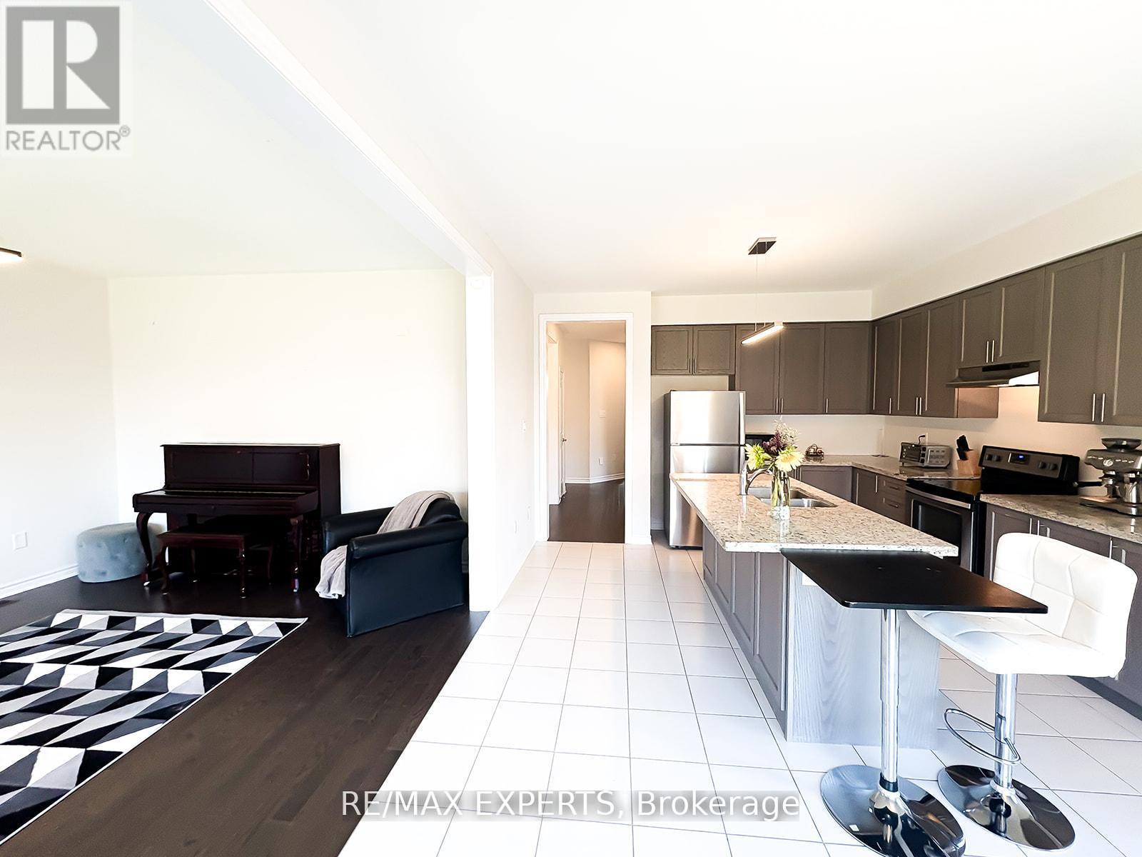 1426 Farrow Crescent, Innisfil, Ontario  L9S 0L6 - Photo 15 - N12463875