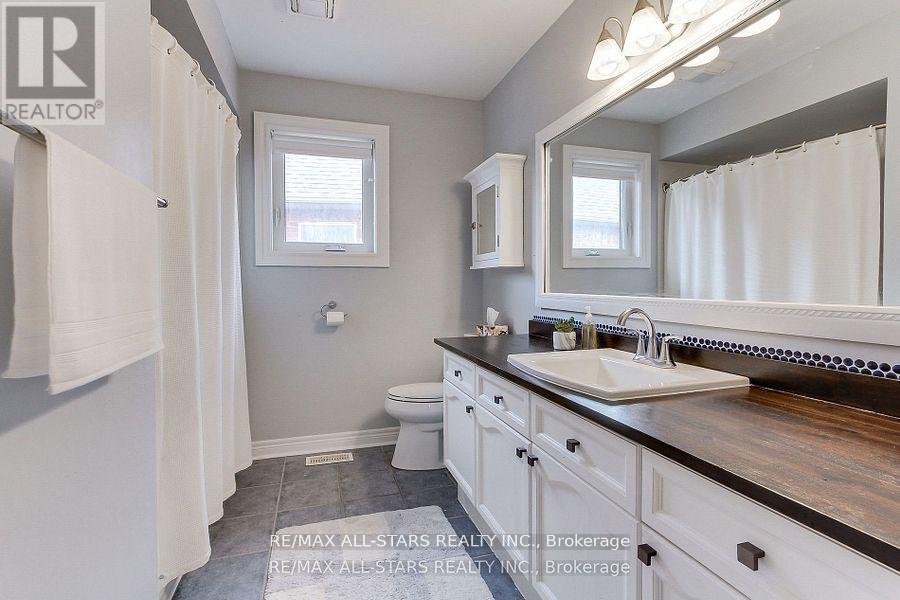 16 James Ratcliff Avenue, Whitchurch-Stouffville, Ontario  L4A 1P2 - Photo 25 - N12463944