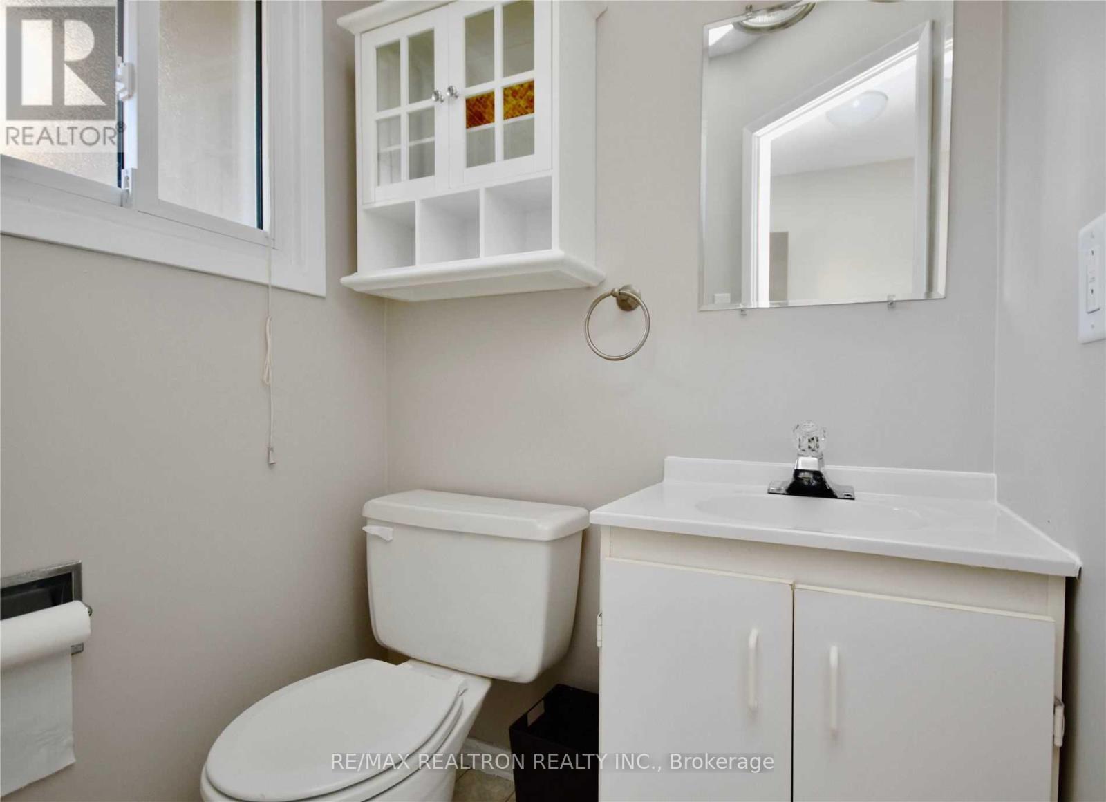 12 Robin Court, Barrie, Ontario  L4M 5M1 - Photo 7 - S12463861