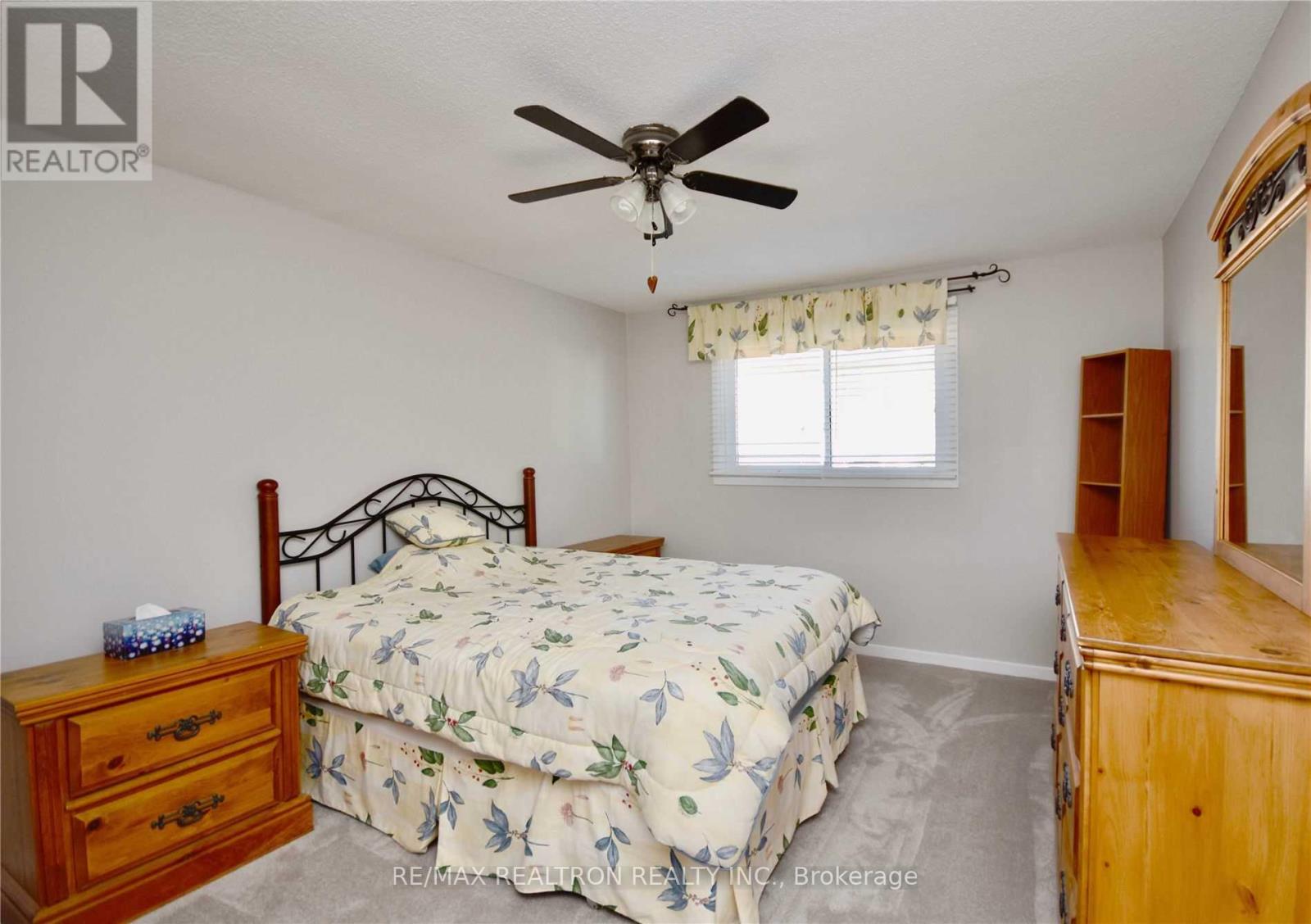 12 Robin Court, Barrie, Ontario  L4M 5M1 - Photo 9 - S12463861