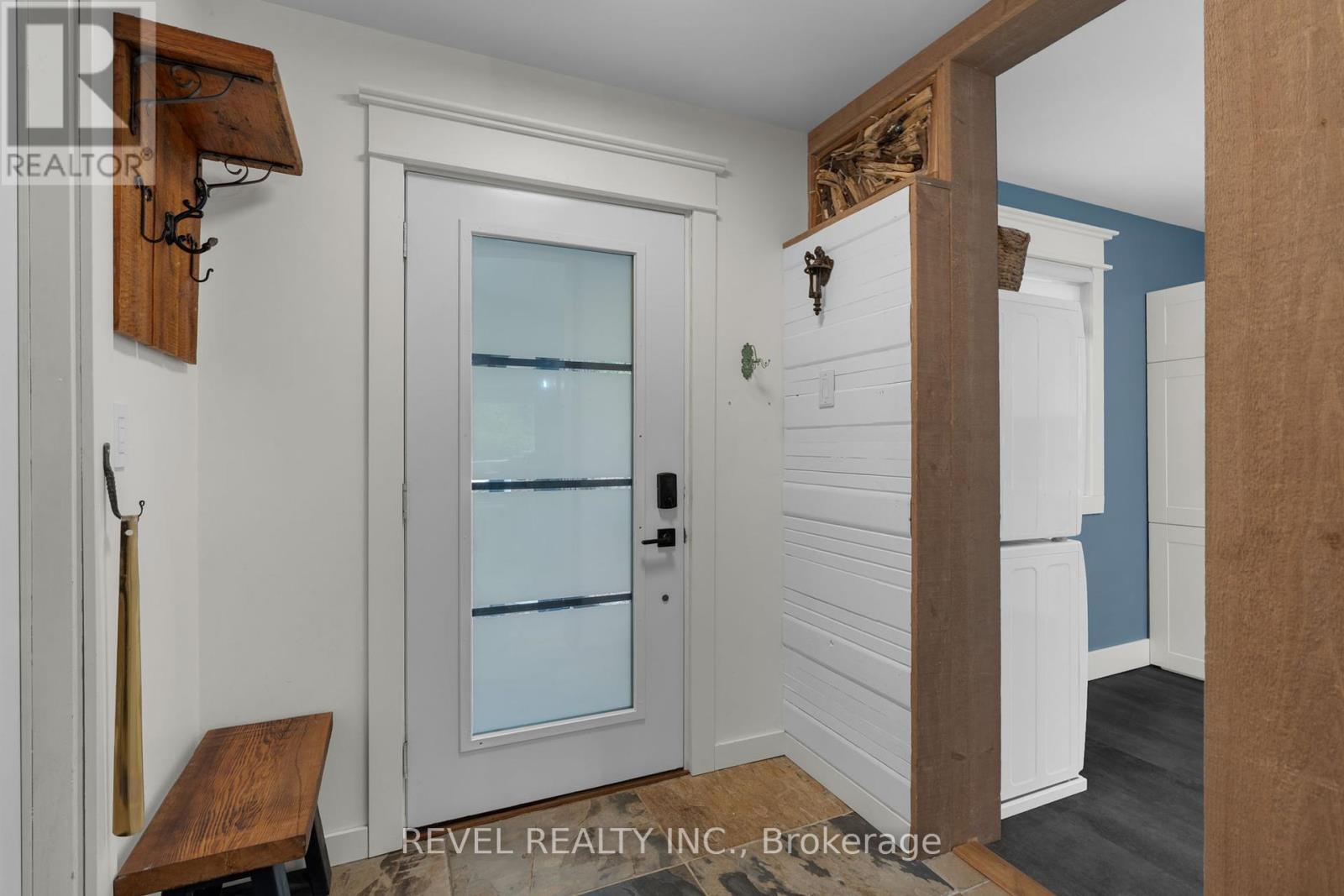 3248 Muskoka Street, Severn, Ontario  L0K 2B0 - Photo 4 - S12463969