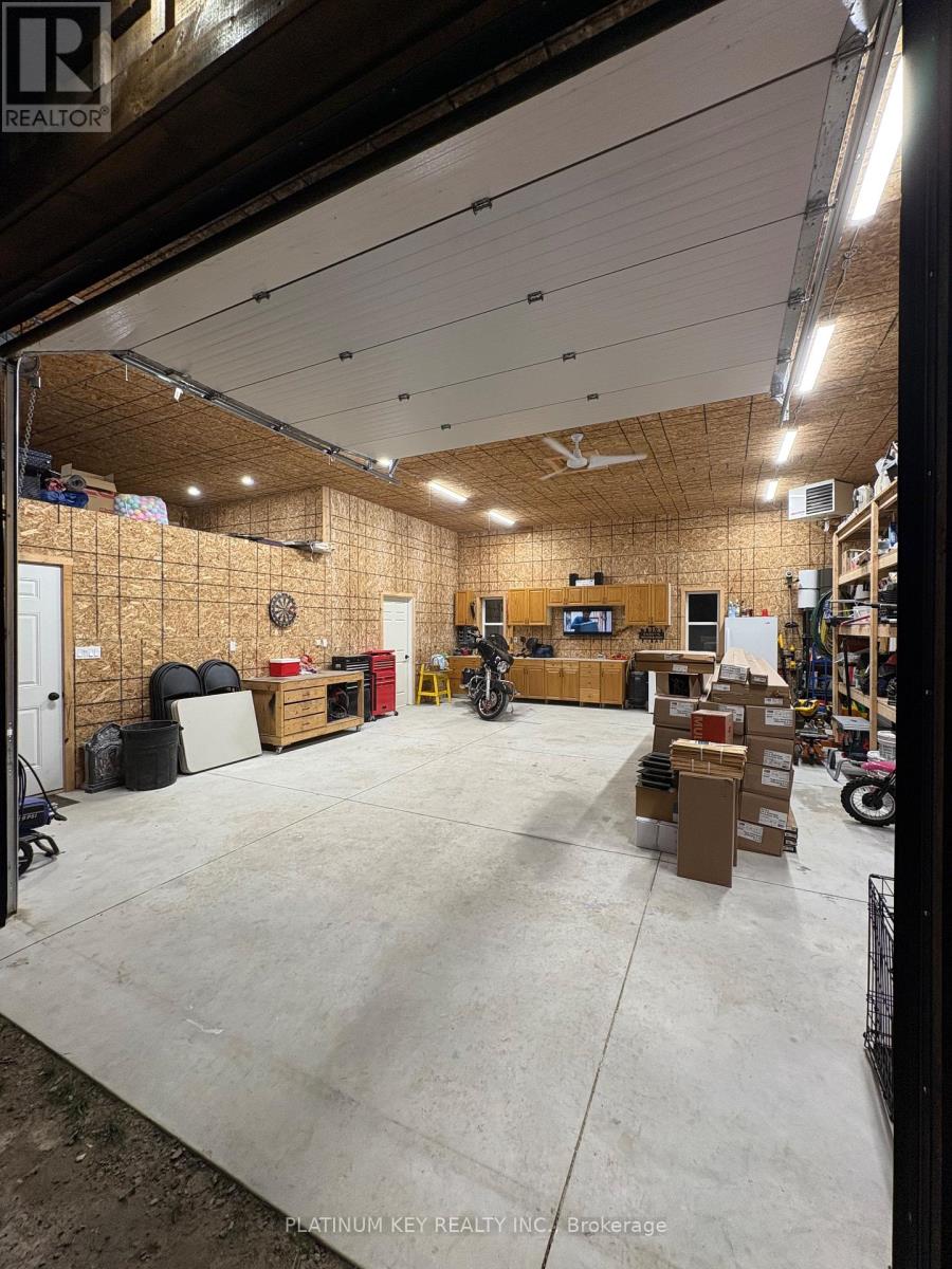 21243 Taits Road, Southwest Middlesex, Ontario  N0L 1M0 - Photo 13 - X12463732