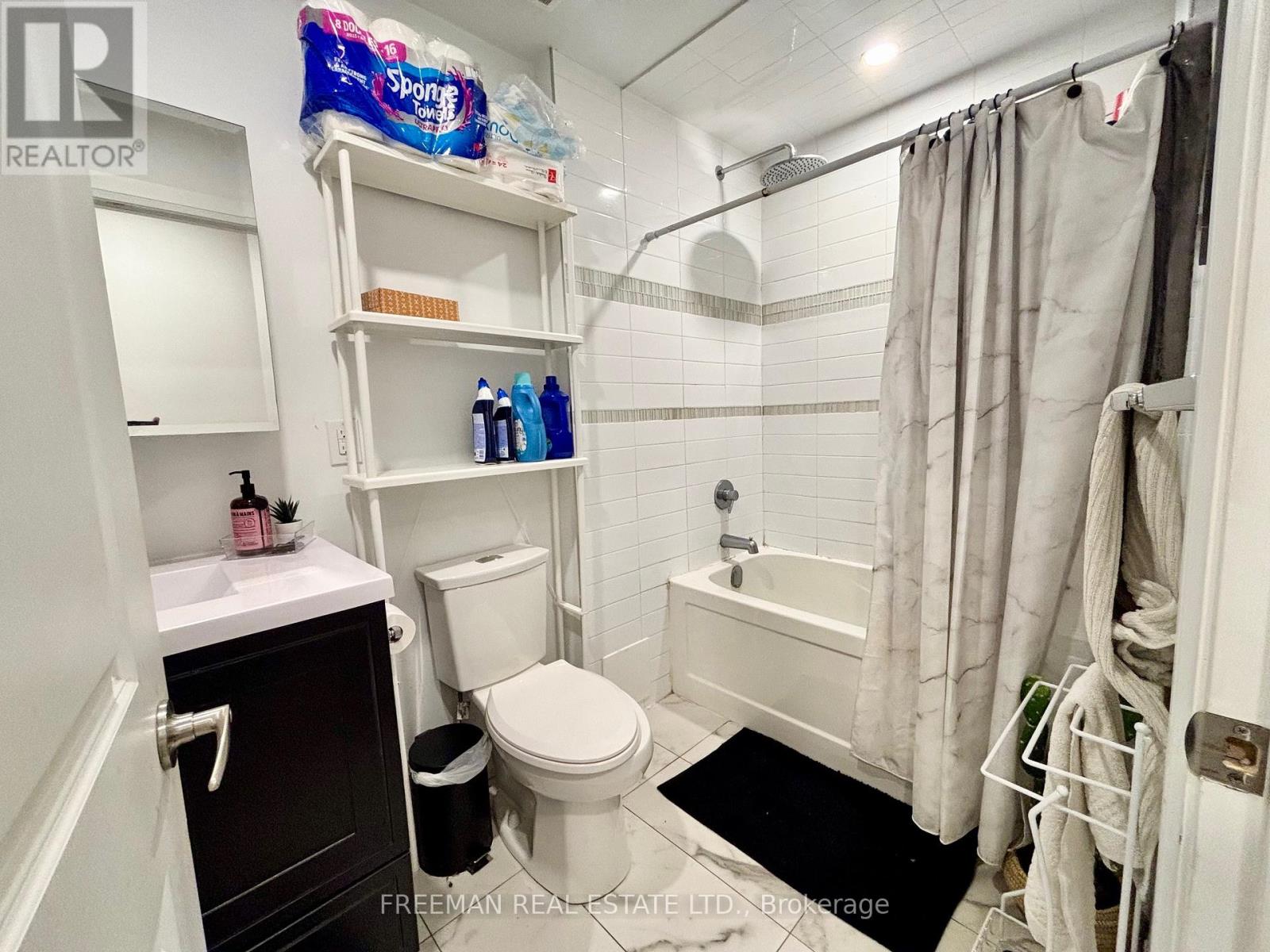 Lower - 340 Howland Avenue, Toronto, Ontario  M5R 3B9 - Photo 10 - C12464031