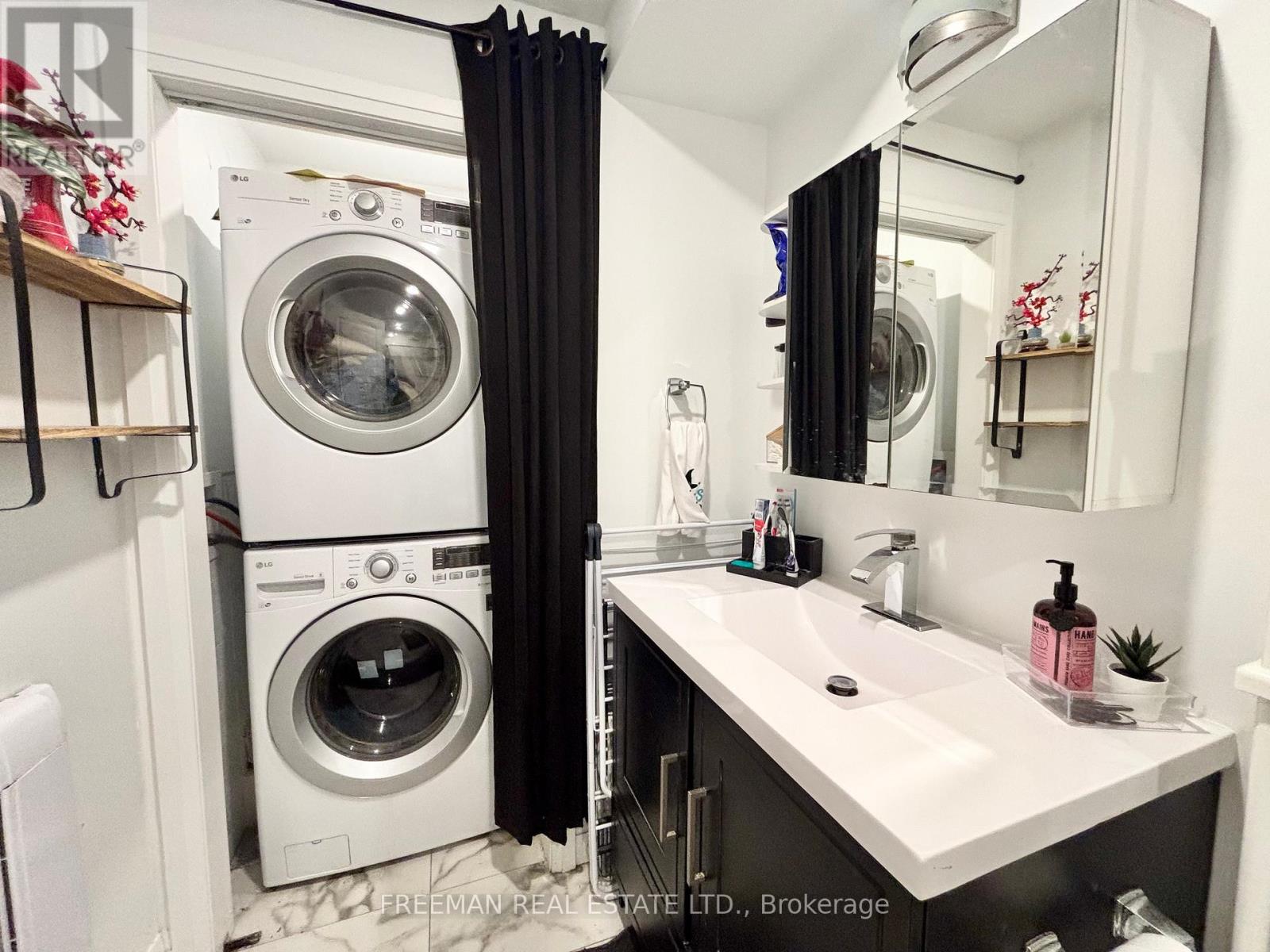 Lower - 340 Howland Avenue, Toronto, Ontario  M5R 3B9 - Photo 11 - C12464031