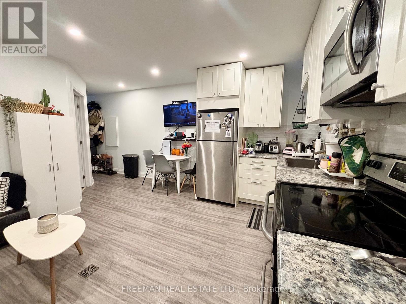 Lower - 340 Howland Avenue, Toronto, Ontario  M5R 3B9 - Photo 2 - C12464031