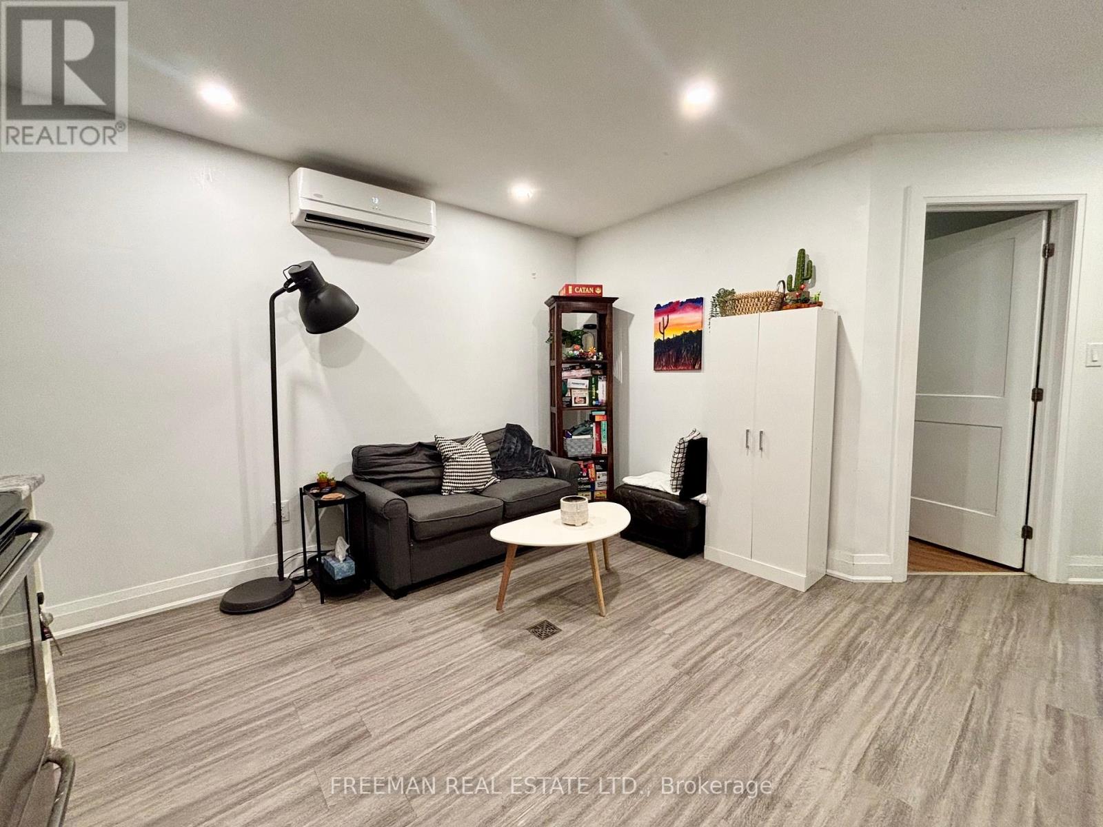 Lower - 340 Howland Avenue, Toronto, Ontario  M5R 3B9 - Photo 4 - C12464031