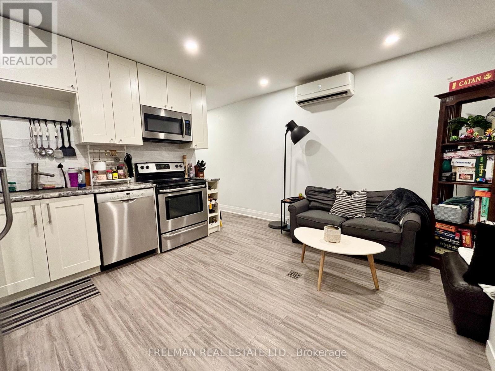 Lower - 340 Howland Avenue, Toronto, Ontario  M5R 3B9 - Photo 6 - C12464031