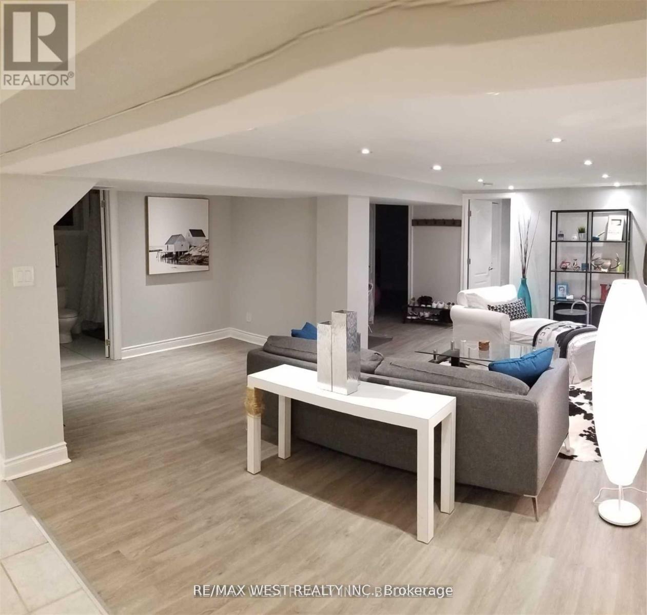 LOWER - 606 CONACHER DRIVE, Toronto, Ontario
