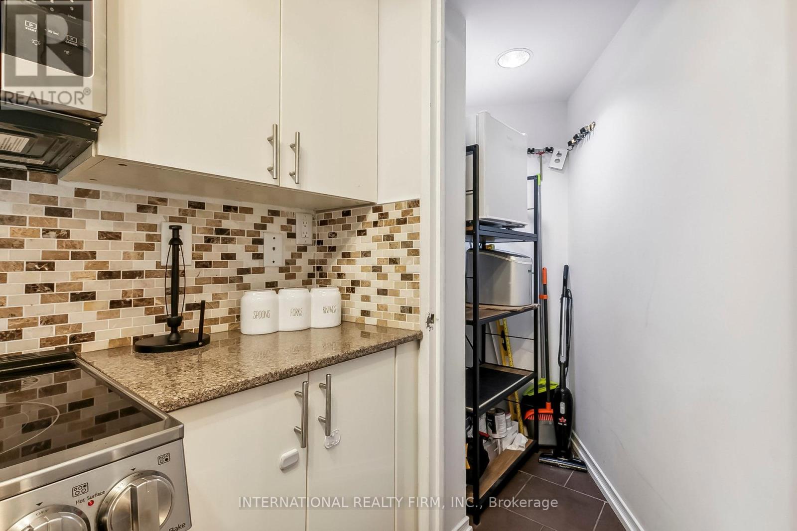 801 King Street, Toronto, Ontario  M5V 3C9 - Photo 28 - C12464048