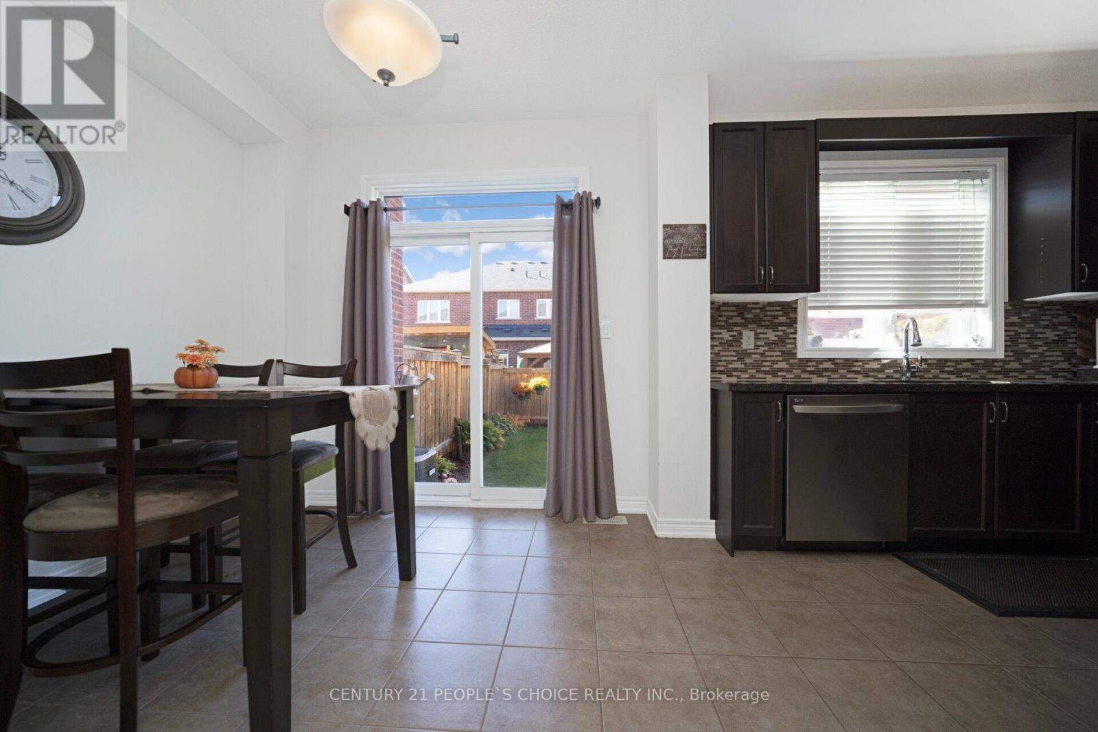 116 Kempenfelt Trail, Brampton, Ontario  L7A 0Z9 - Photo 12 - W12463853