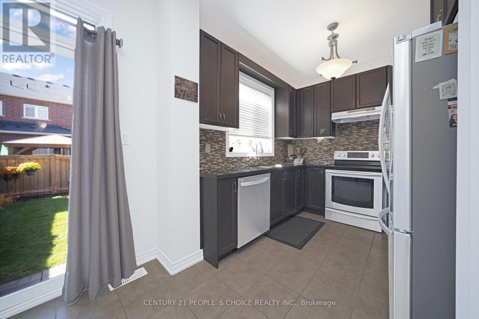 116 Kempenfelt Trail, Brampton, Ontario  L7A 0Z9 - Photo 15 - W12463853