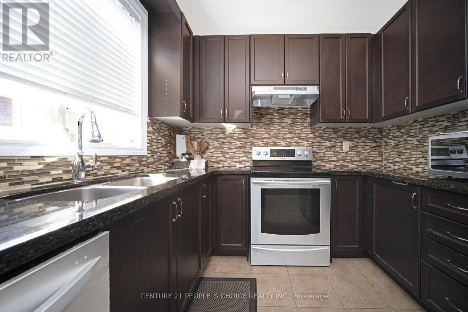 116 Kempenfelt Trail, Brampton, Ontario  L7A 0Z9 - Photo 16 - W12463853