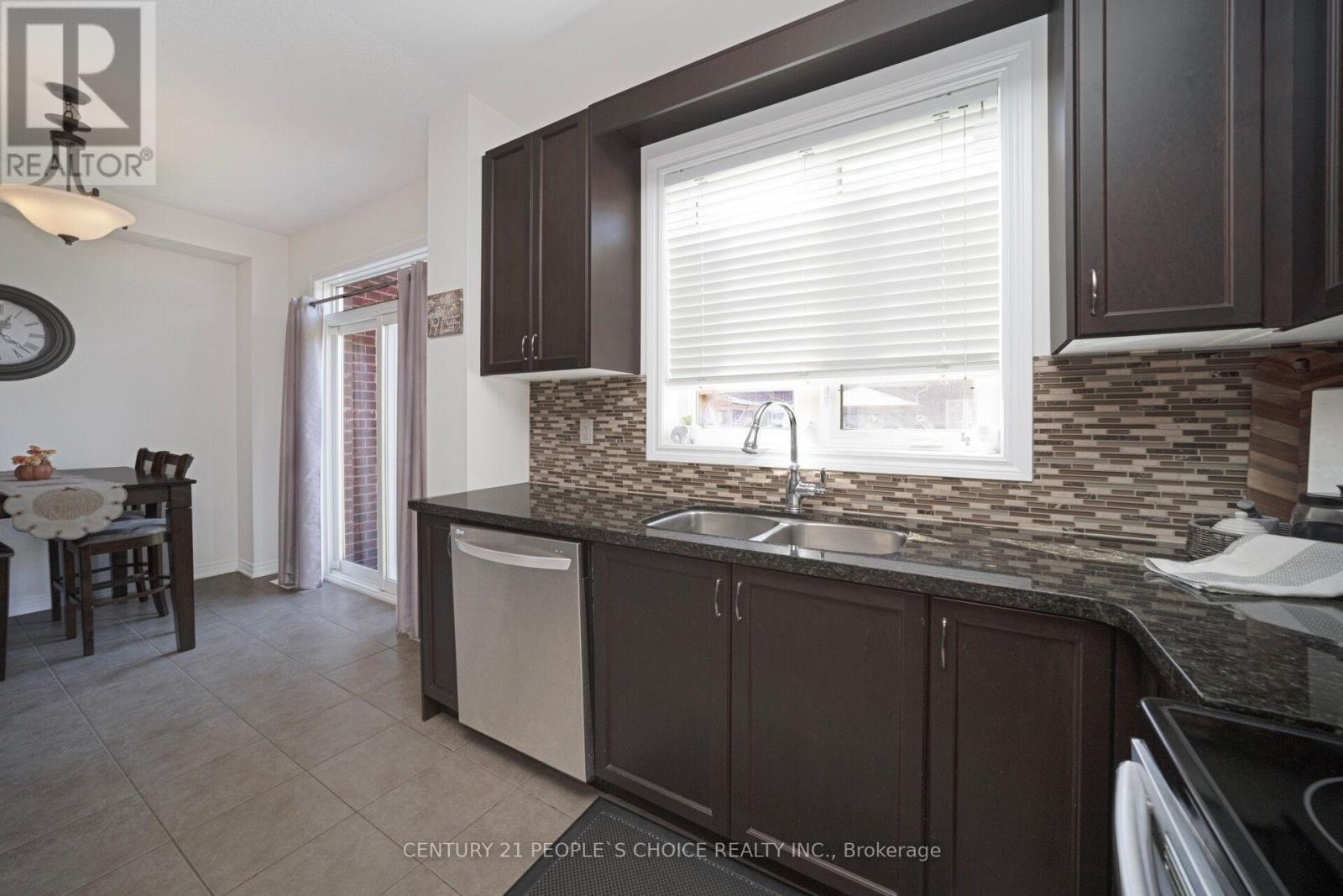 116 Kempenfelt Trail, Brampton, Ontario  L7A 0Z9 - Photo 18 - W12463853