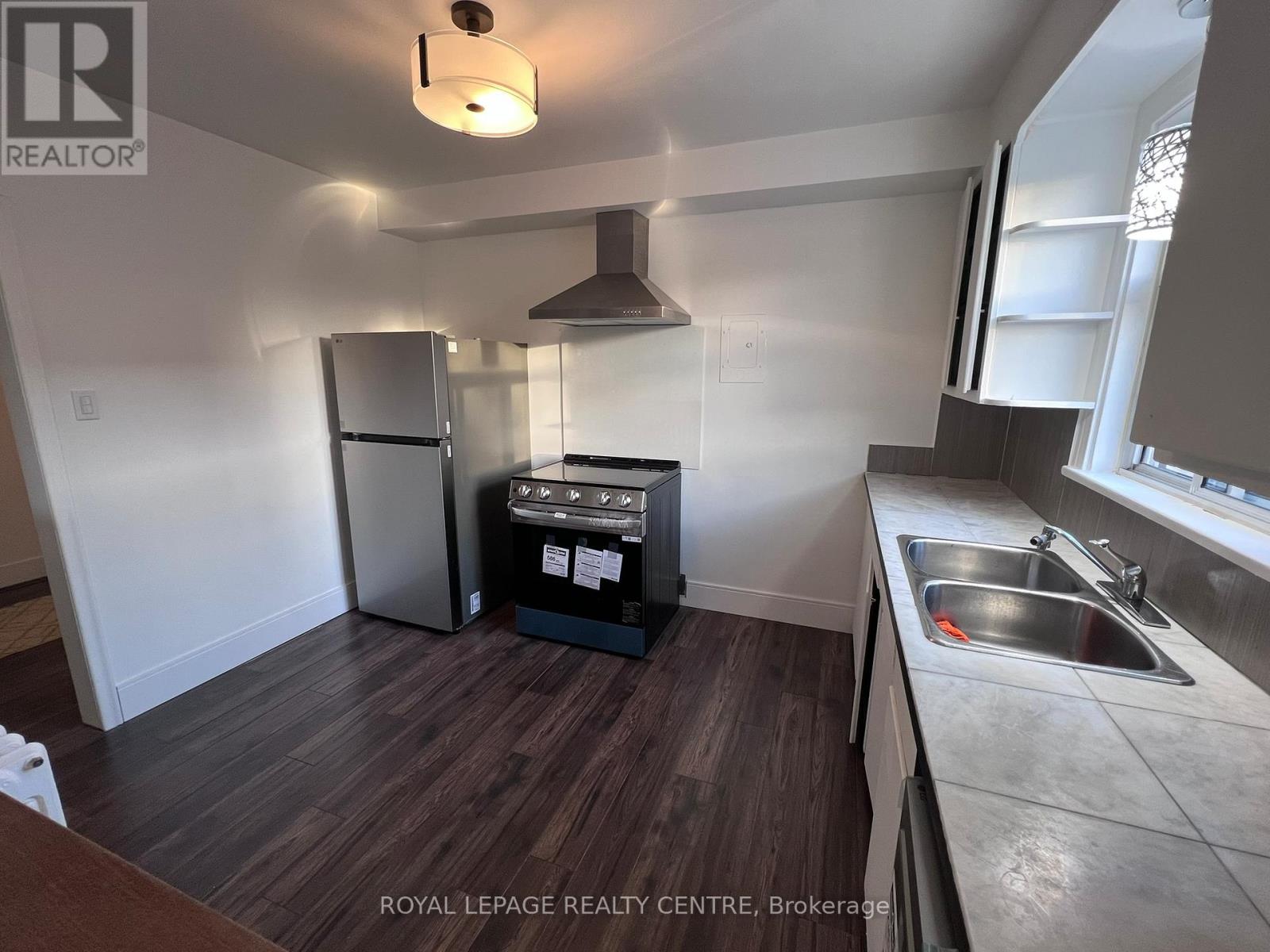 1 - 3351 Lake Shore Boulevard W, Toronto, Ontario  M8W 1N1 - Photo 5 - W12463865