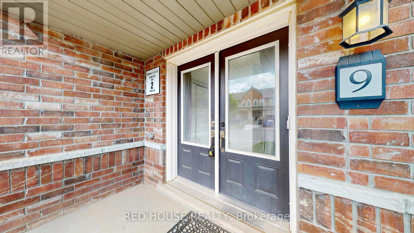 9 Daylight Street, Brampton, Ontario  L7A 4N5 - Photo 3 - W12463867