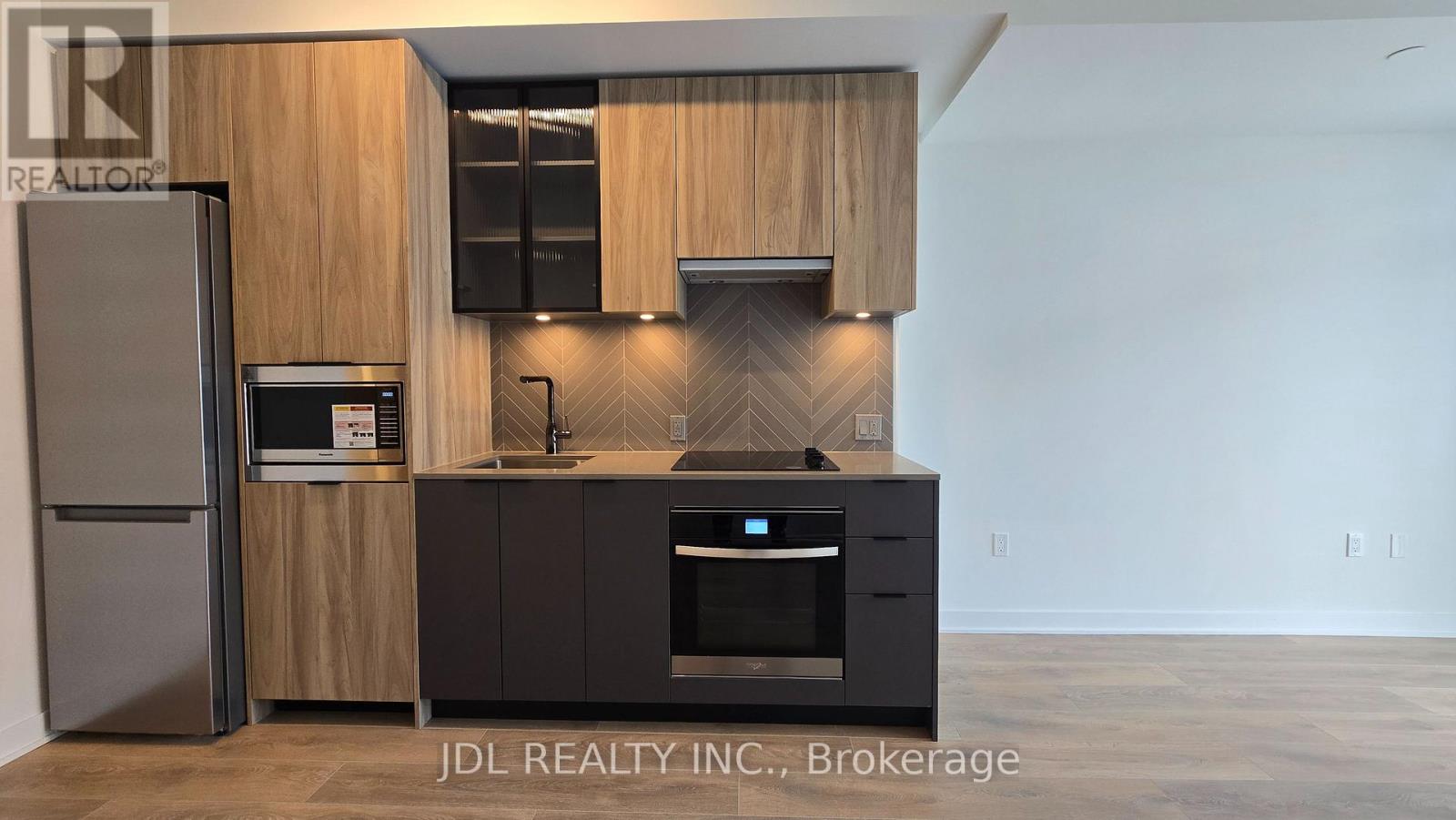 419 - 1037 The Queensway, Toronto, Ontario  M8Z 0H5 - Photo 2 - W12463870