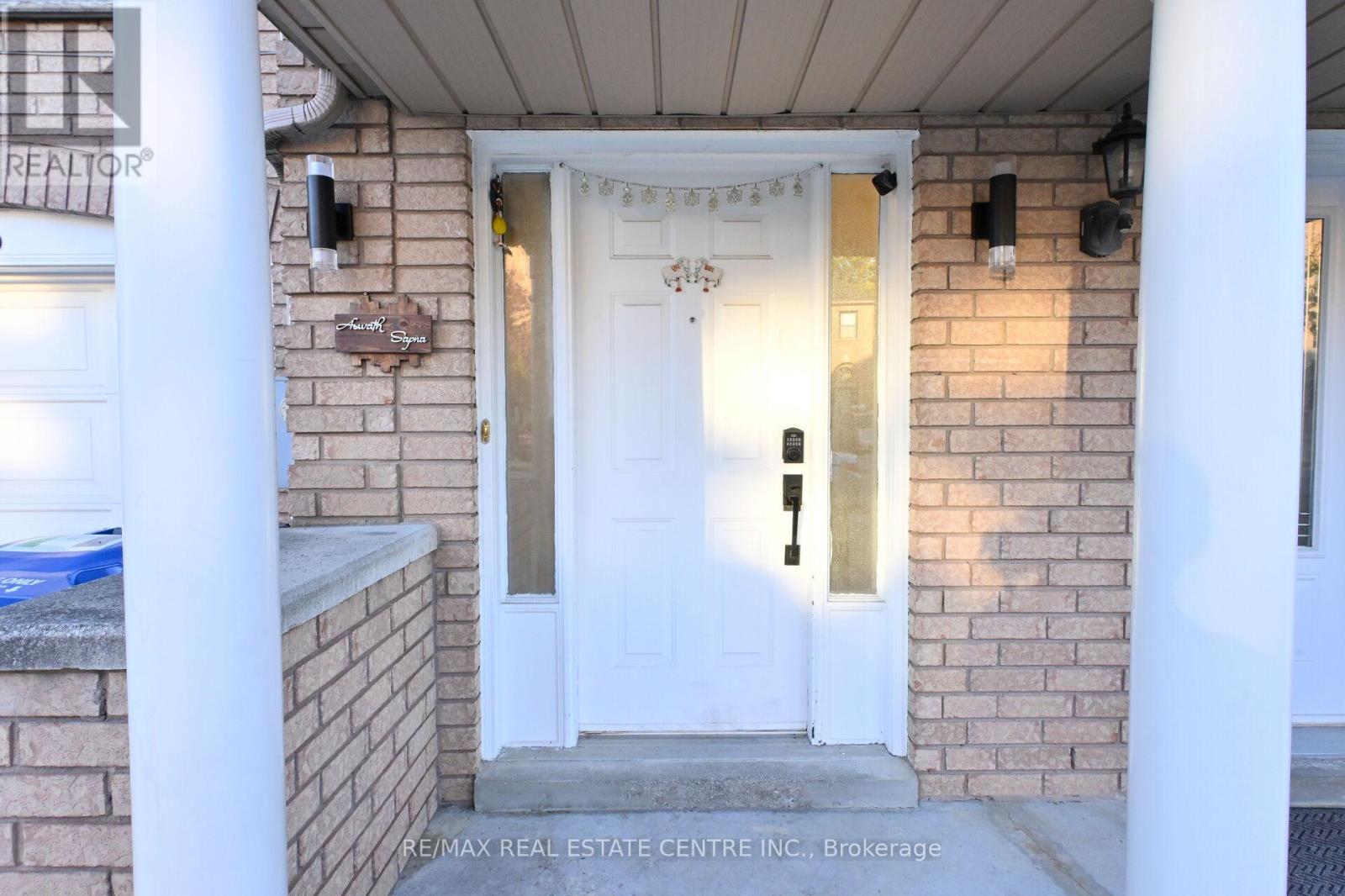 93 Provincial Place, Brampton, Ontario  L6S 6C5 - Photo 10 - W12463881