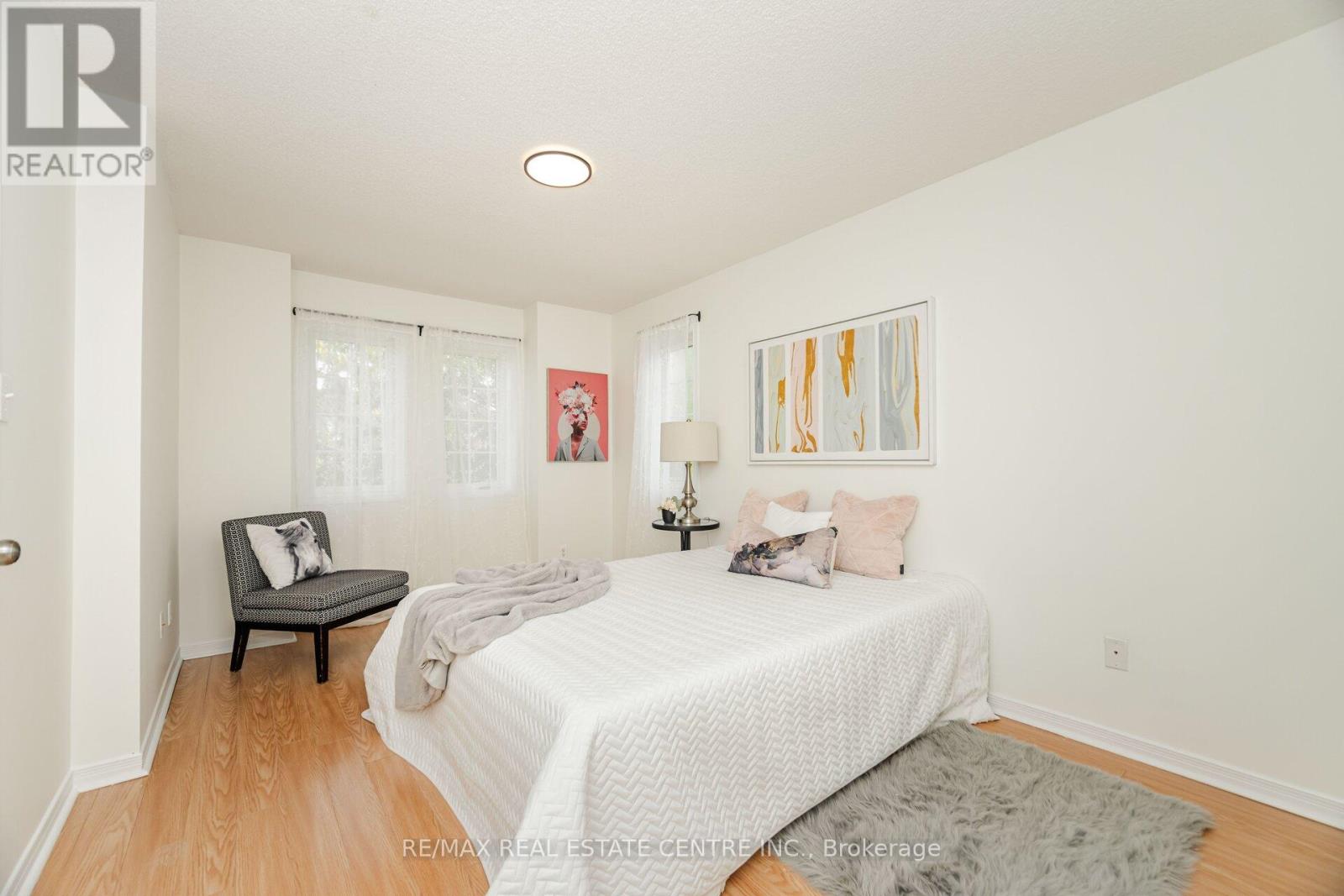 86 Pauline Crescent, Brampton, Ontario  L7A 2V7 - Photo 19 - W12463897