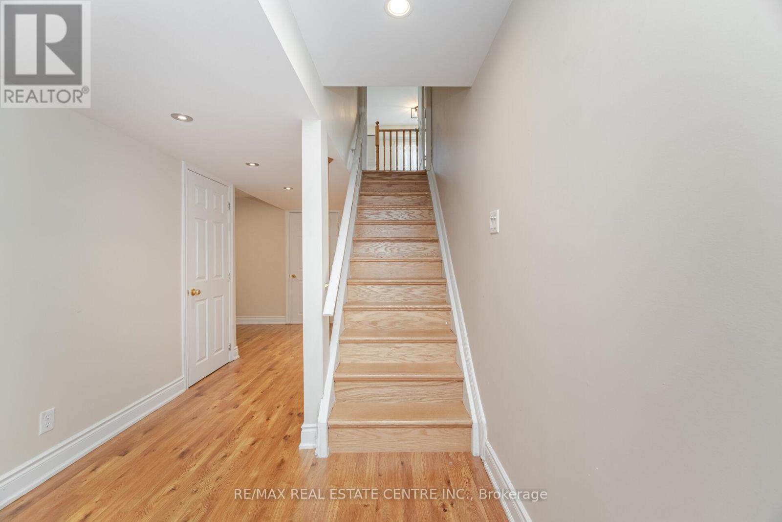 86 Pauline Crescent, Brampton, Ontario  L7A 2V7 - Photo 24 - W12463897