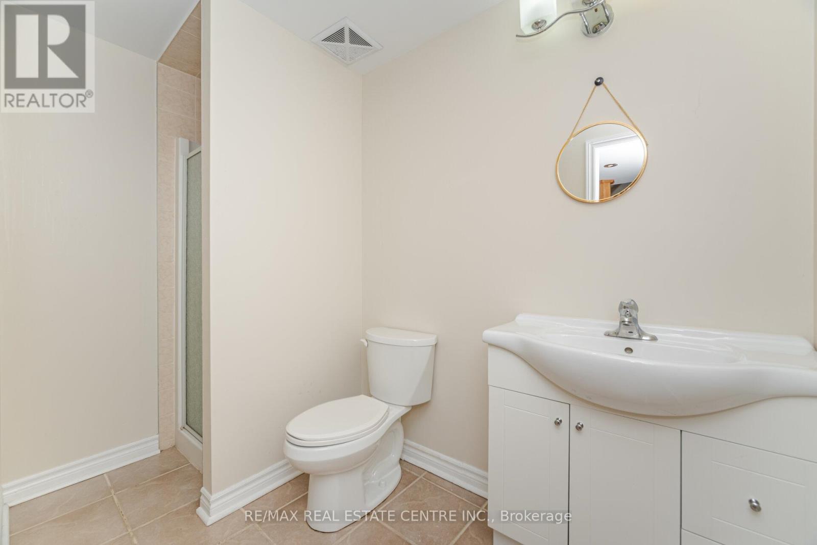 86 Pauline Crescent, Brampton, Ontario  L7A 2V7 - Photo 30 - W12463897