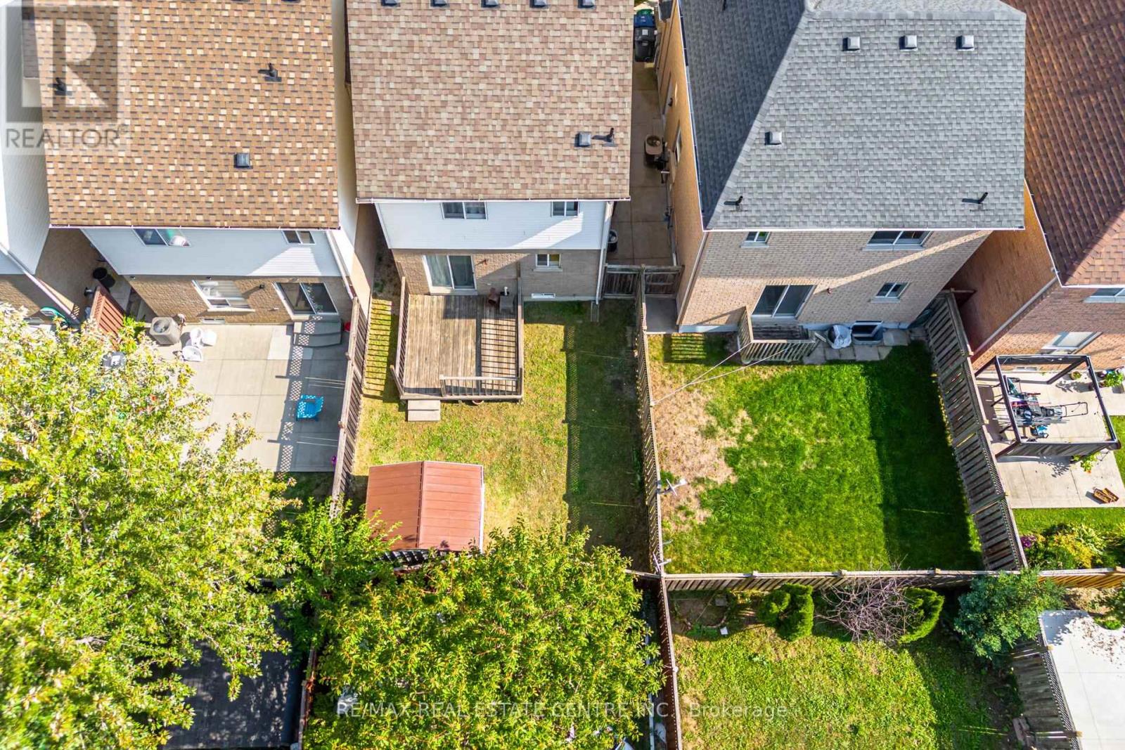 86 Pauline Crescent, Brampton, Ontario  L7A 2V7 - Photo 33 - W12463897