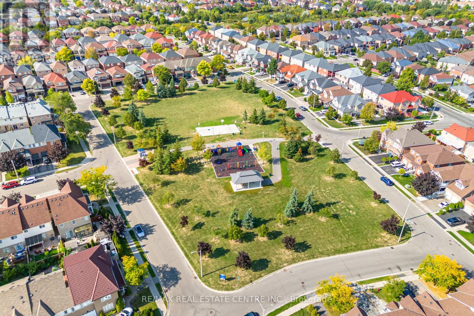 86 Pauline Crescent, Brampton, Ontario  L7A 2V7 - Photo 34 - W12463897