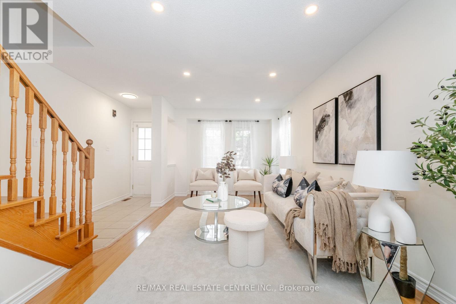 86 Pauline Crescent, Brampton, Ontario  L7A 2V7 - Photo 7 - W12463897