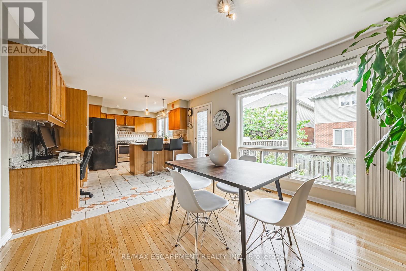 5222 Easton Road, Burlington, Ontario  L7L 6N6 - Photo 11 - W12463904