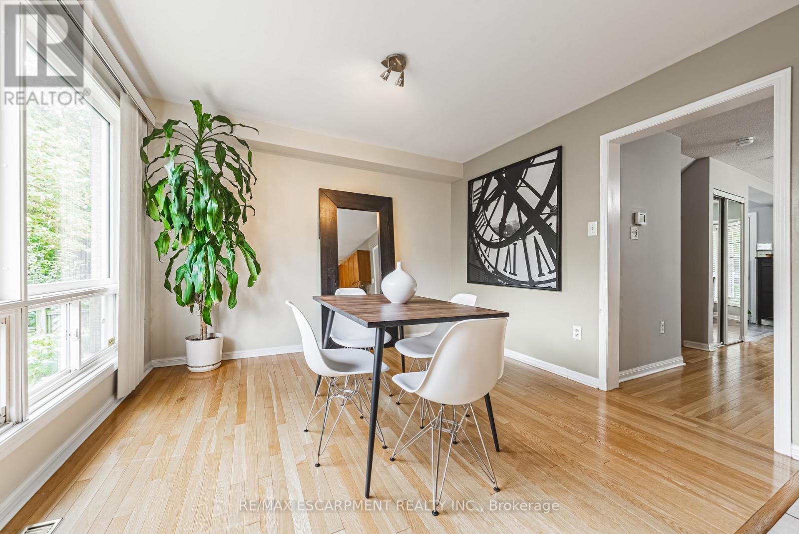 5222 Easton Road, Burlington, Ontario  L7L 6N6 - Photo 12 - W12463904