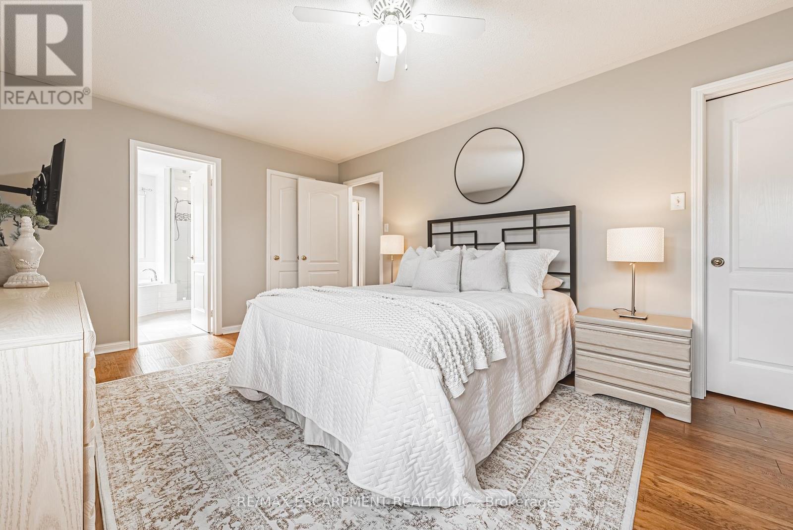 5222 Easton Road, Burlington, Ontario  L7L 6N6 - Photo 19 - W12463904