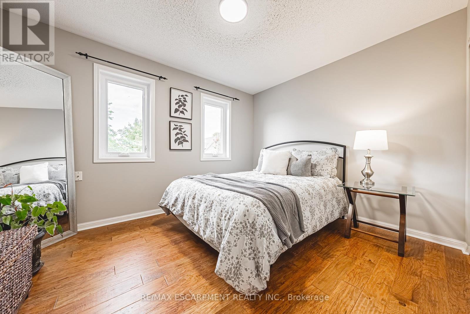 5222 Easton Road, Burlington, Ontario  L7L 6N6 - Photo 24 - W12463904