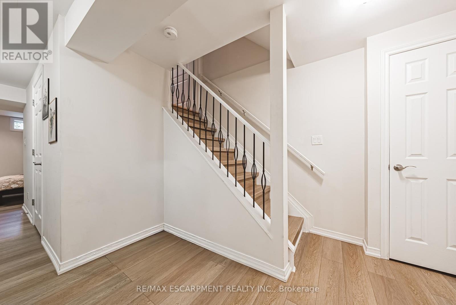 5222 Easton Road, Burlington, Ontario  L7L 6N6 - Photo 29 - W12463904