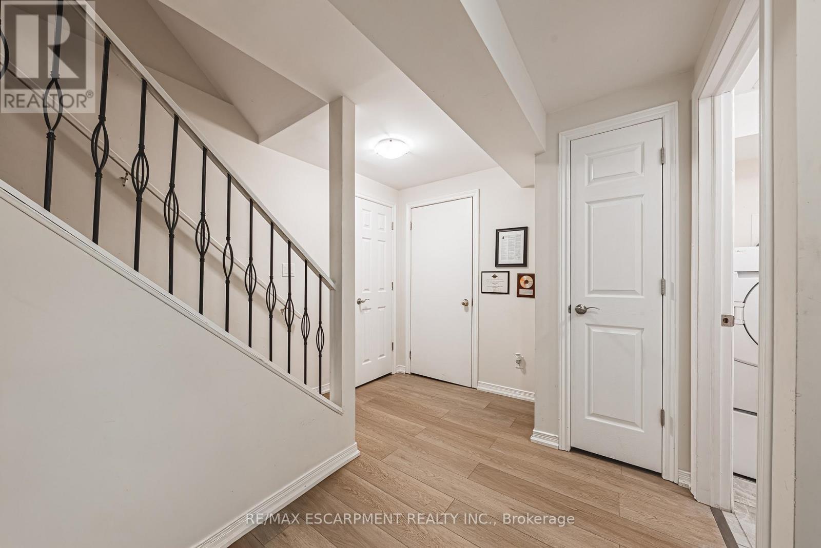 5222 Easton Road, Burlington, Ontario  L7L 6N6 - Photo 30 - W12463904