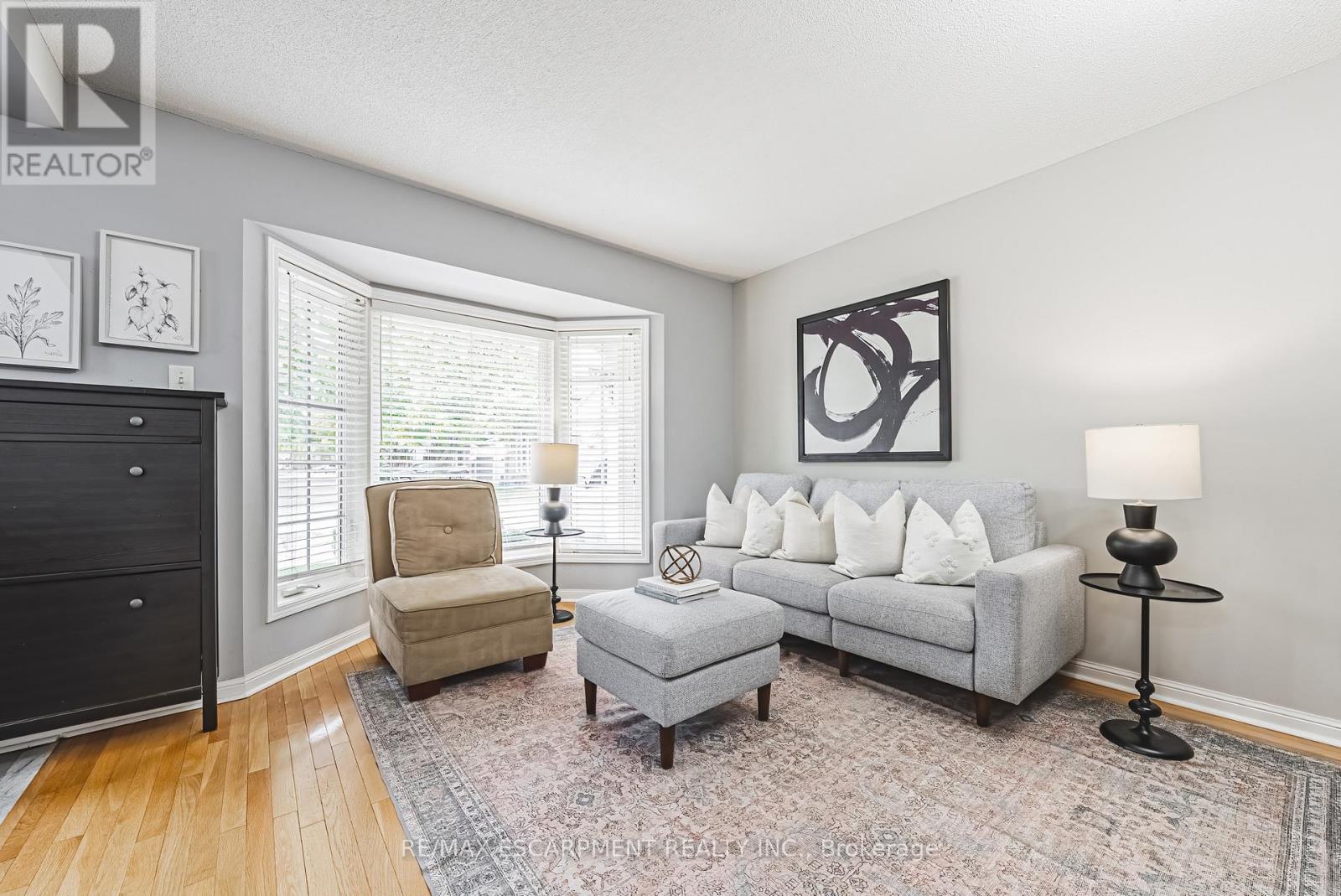 5222 Easton Road, Burlington, Ontario  L7L 6N6 - Photo 8 - W12463904